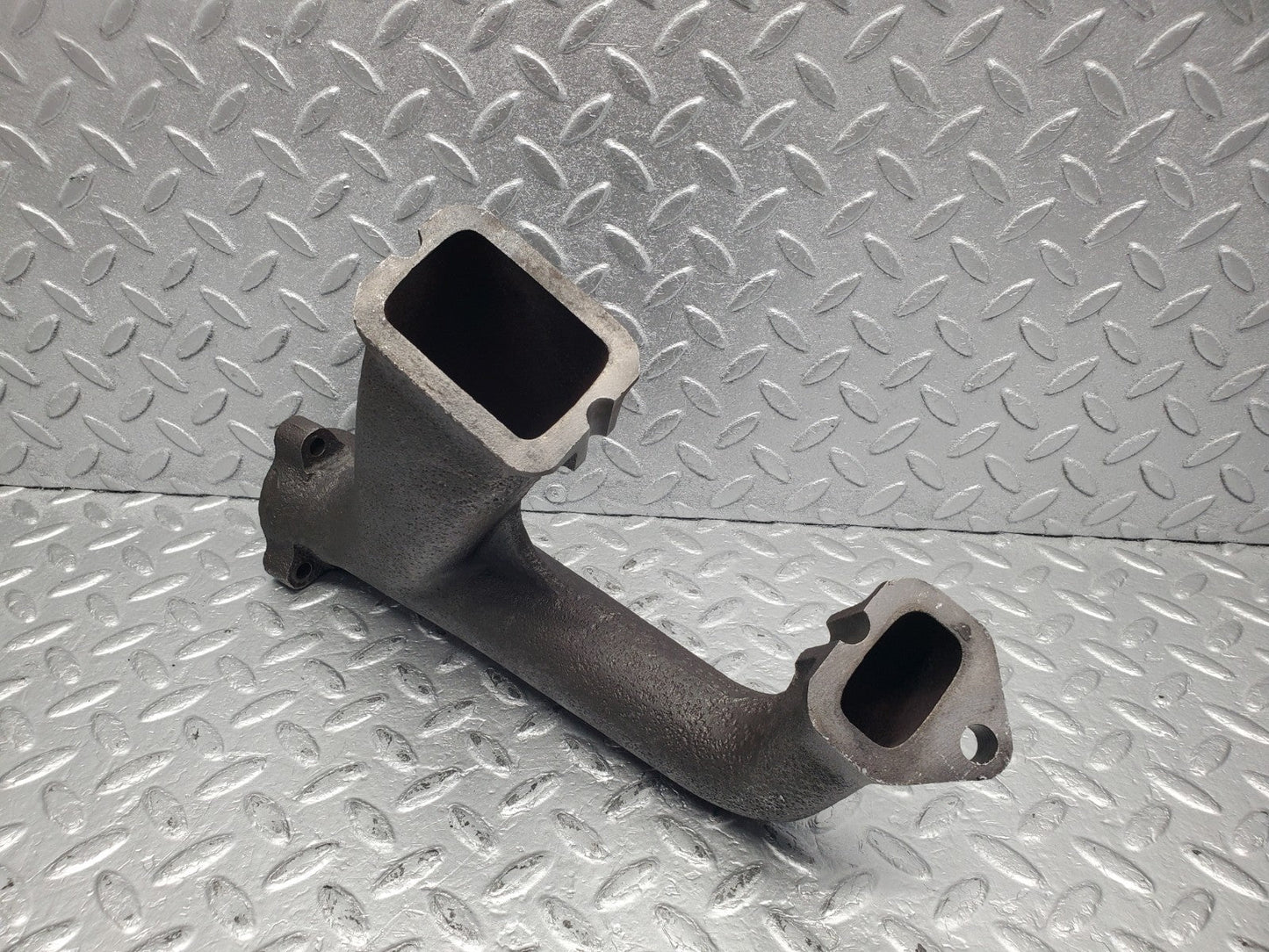 W112 exhaust manifold 4-6 used OEM