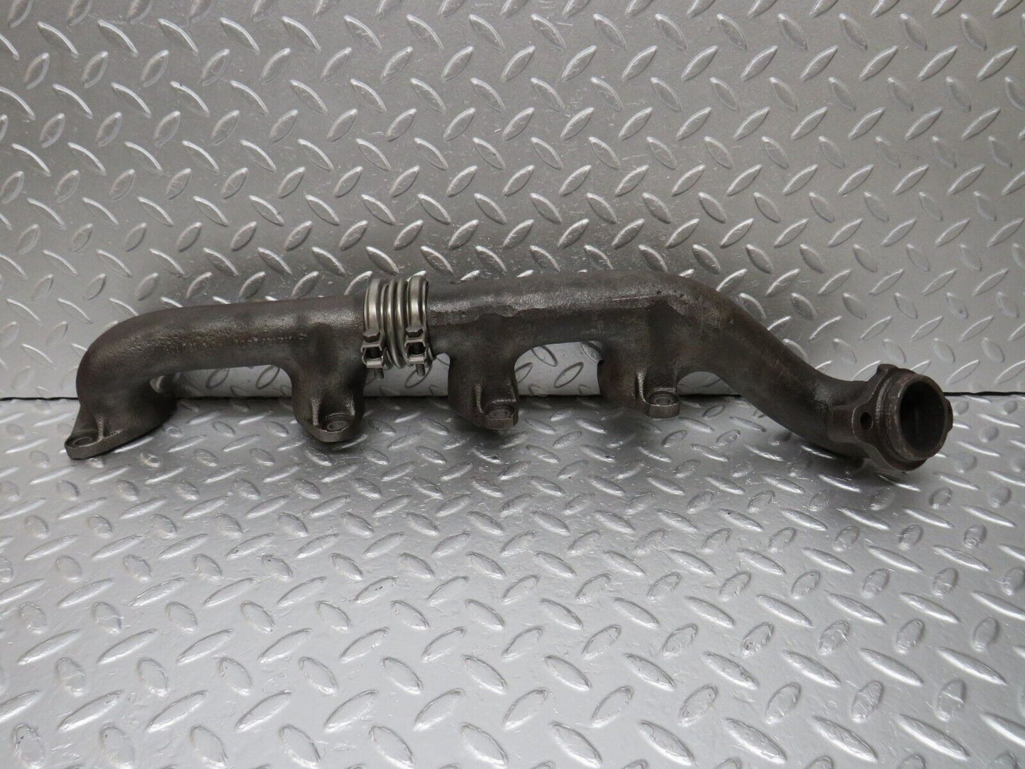34637 Mercedes-Benz C126 380SEC Exhaust Manifold Left 1161420502 1161420802