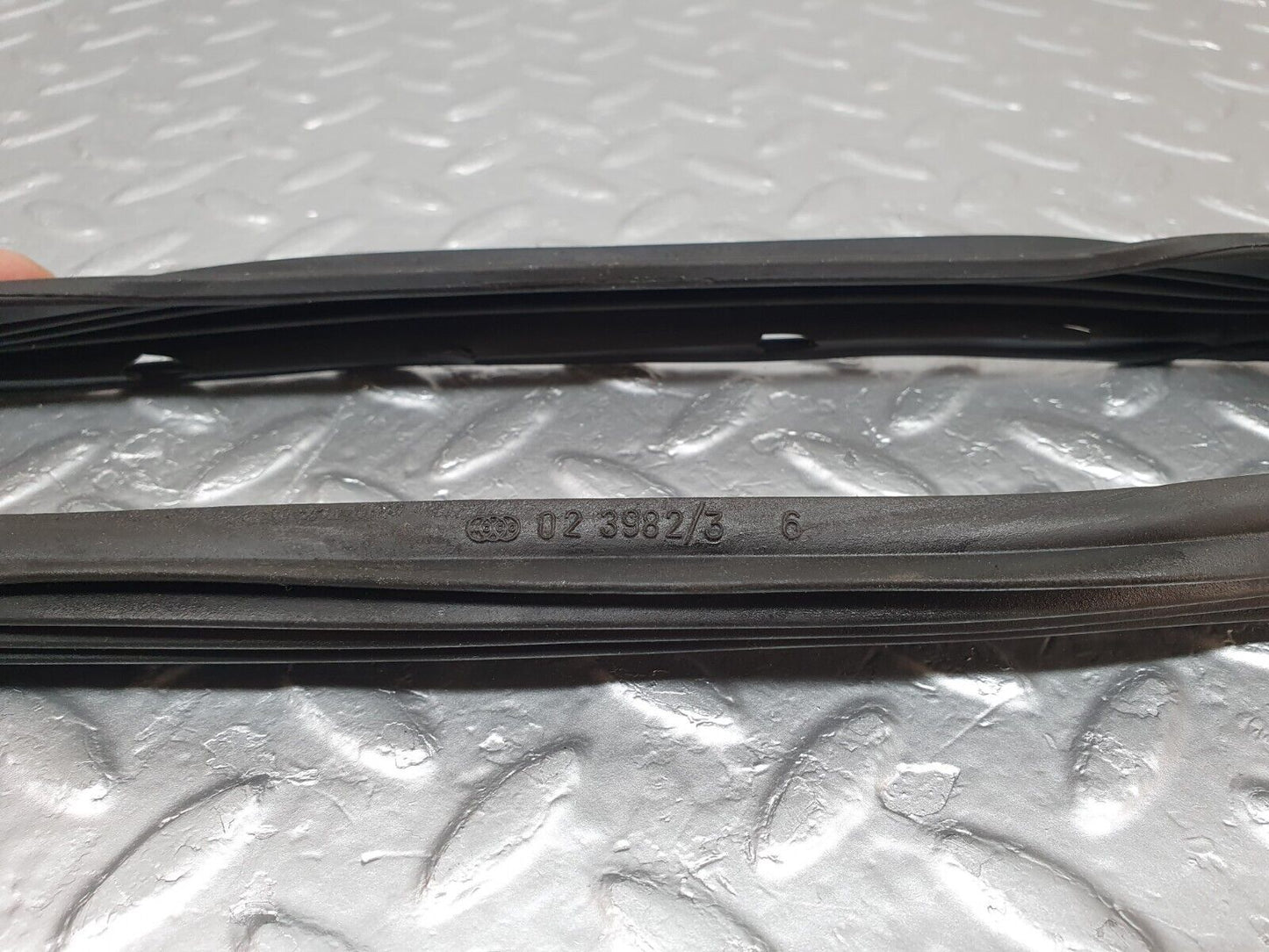 42932 Mercedes-Benz W201 190 Heater Blower Rubber Seal 023982/3