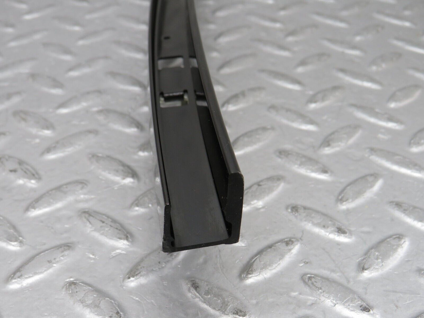 35256 Mercedes-Benz W221 Rear Right Door Window Channel 2217300219