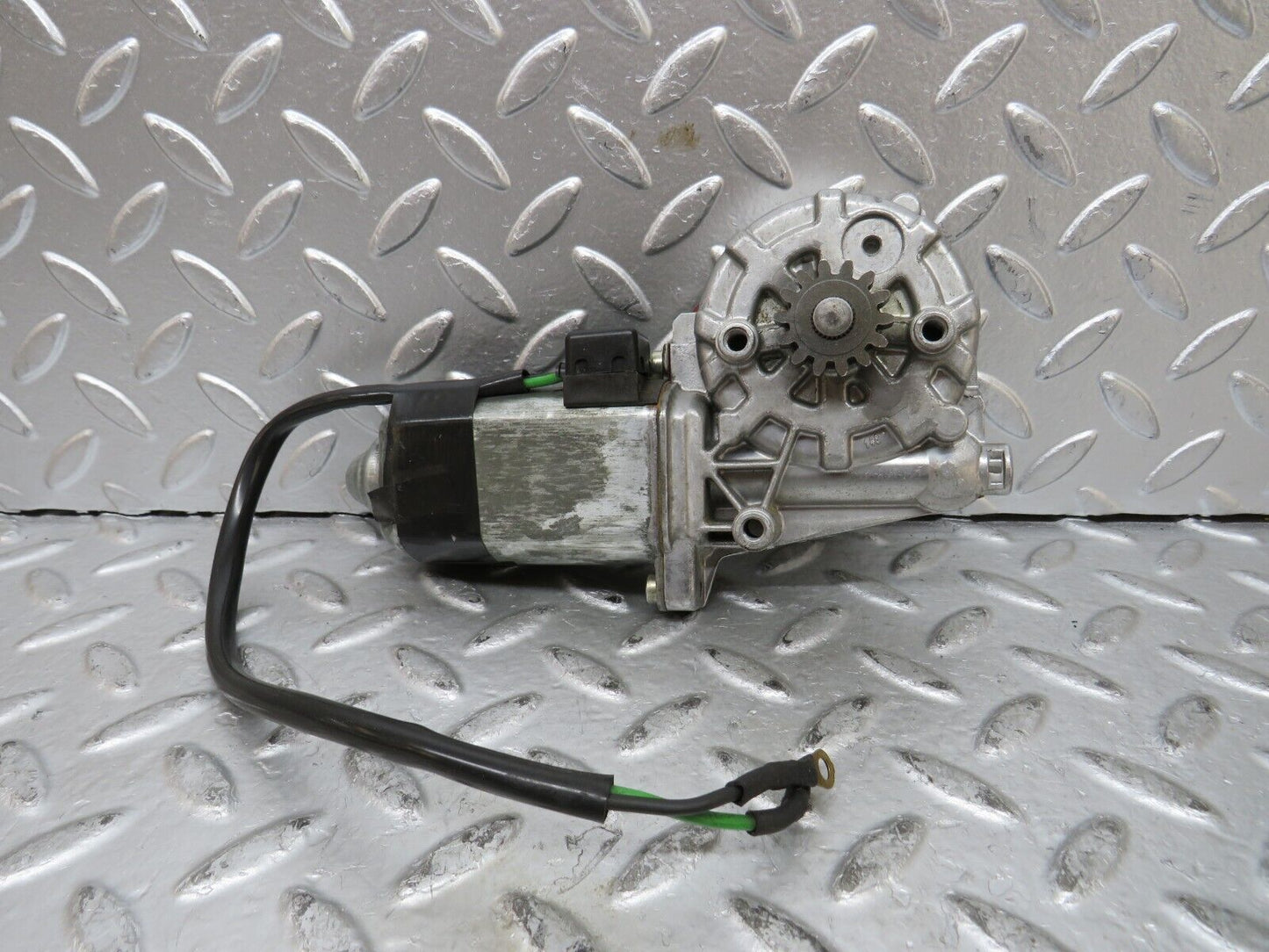 27414 Mercedes-Benz W123 280E Front Right Window Regulator Motor 0130821019