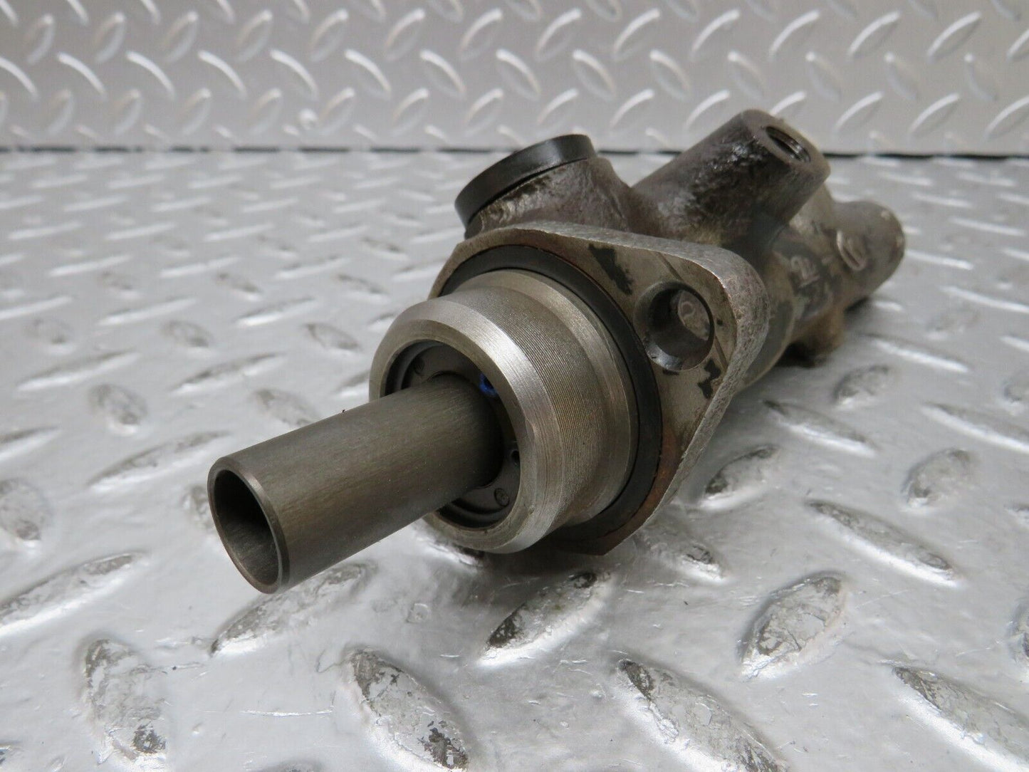 27287 Mercedes-Benz W123 280E Brake Master Cylinder Ate
