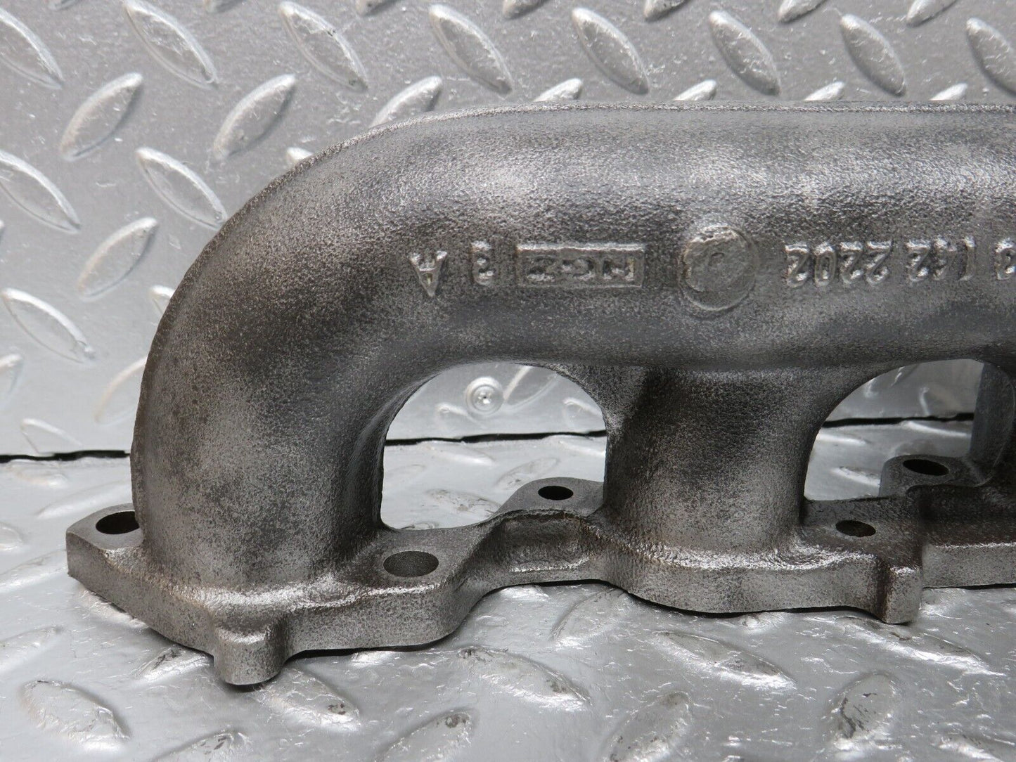 33101 Mercedes-Benz R129 300SL Exhaust Manifold Cylinder 4-6 1031422202