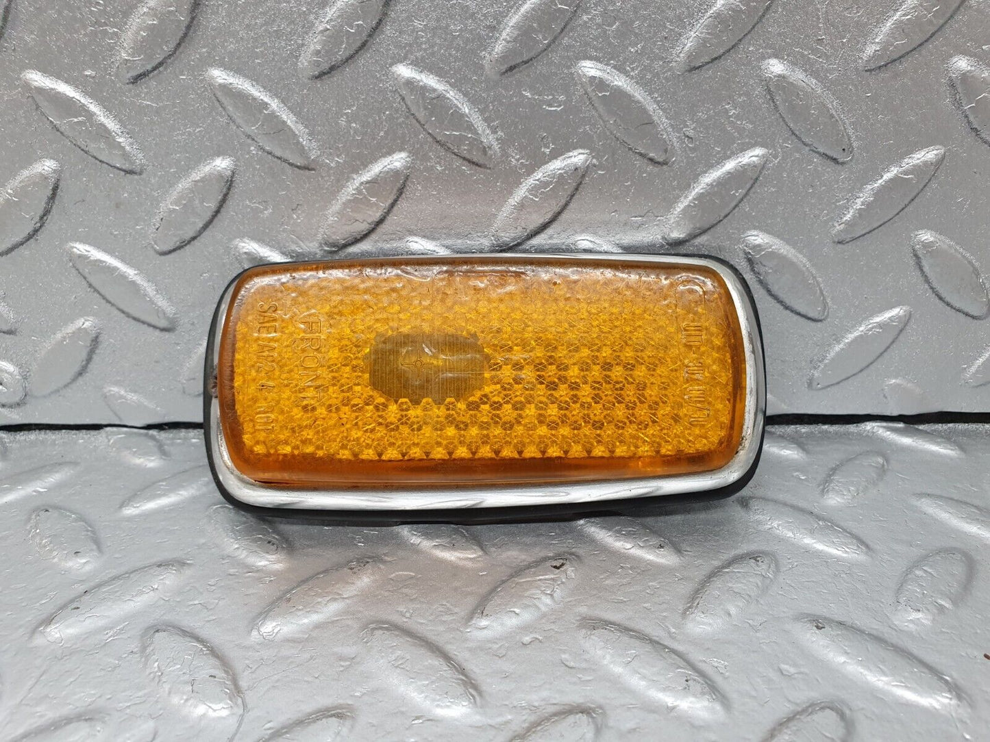 43120 Mercedes-Benz W108 280SE Front Right Side Position Light 0008260441