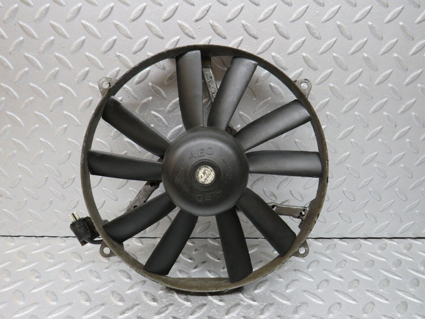 37835 Mercedes-Benz A124 320E Cabriolet Radiator Cooling Fan AEG 0005008593 170080801 1295050455