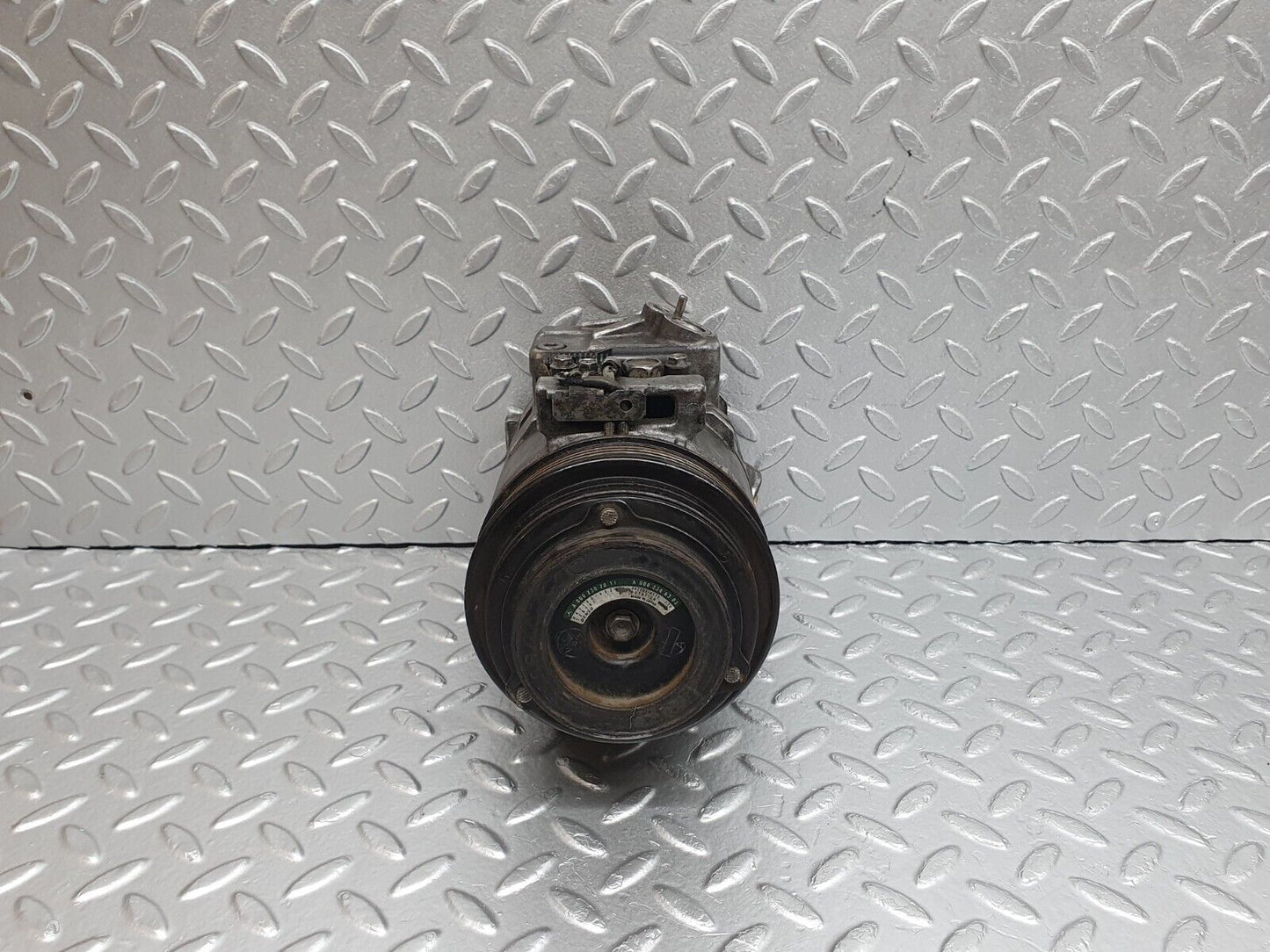 41921 Mercedes-Benz W202 C200 Air Conditioning Compressor 0002302011