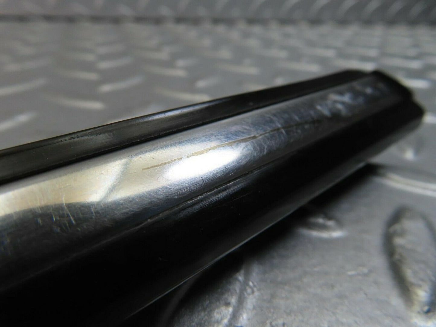 10258 Mercedes-Benz W123 Front Left Door Centre Moulding Trim