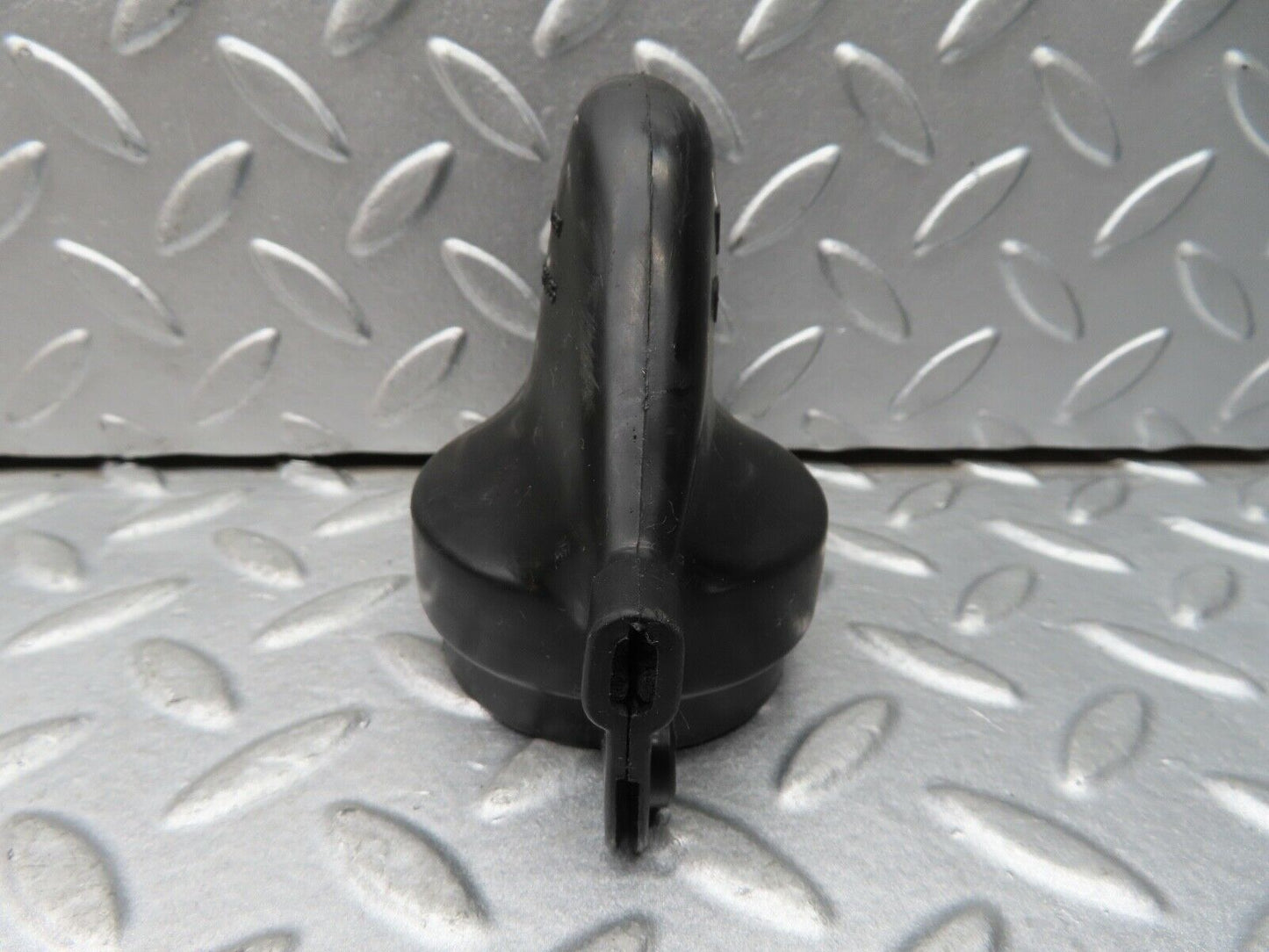 17644 Mercedes-Benz W116 450SEL Ignition Coil Cover Cap 0001581485