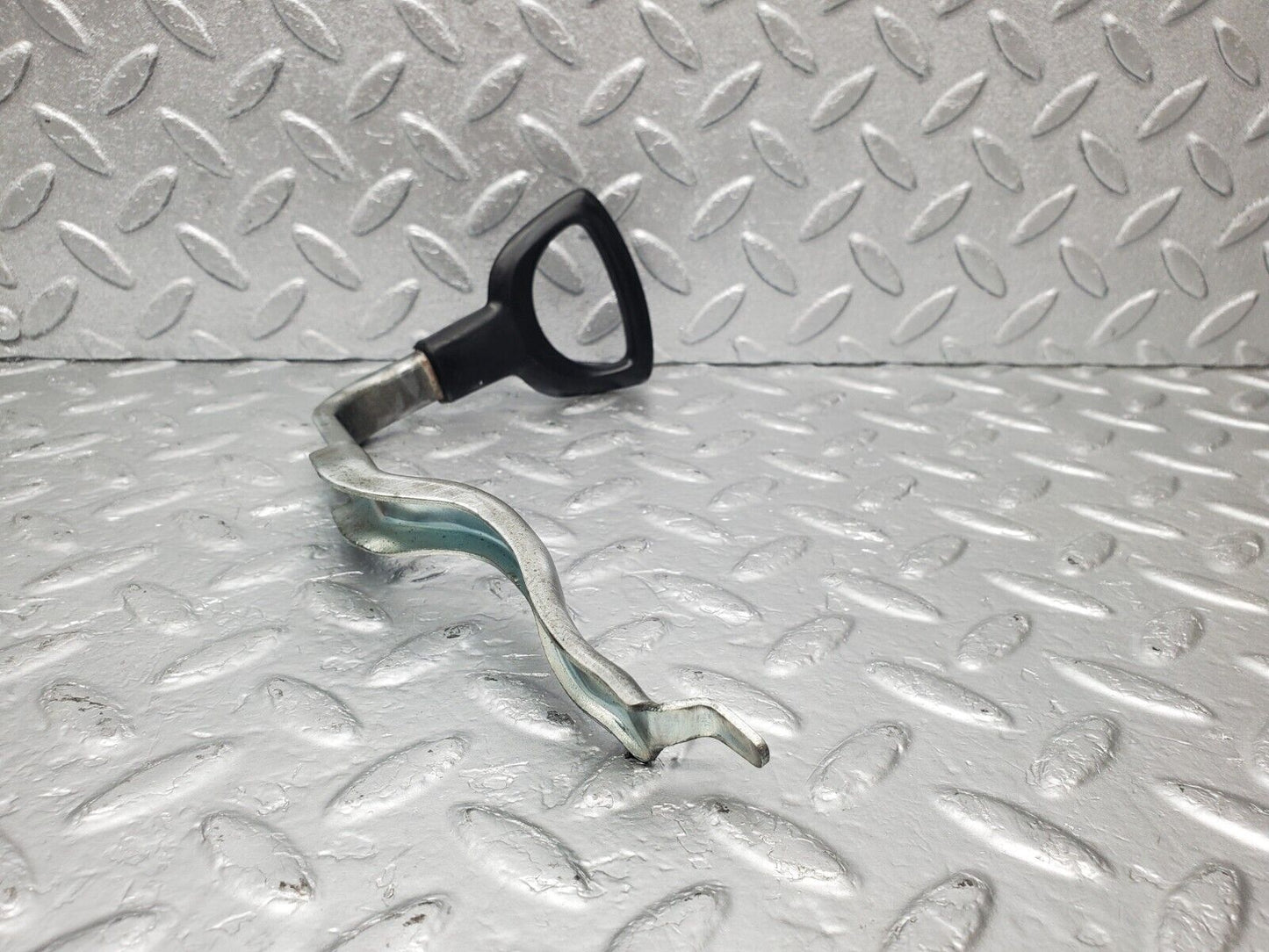 46630 Mercedes-Benz C123 280CE Coupe Front Right Seat Side Height Adjust Handle