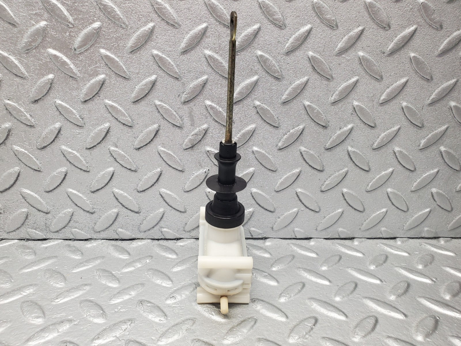 W201 Baby Benz rear right door lock vacuum actuator used OEM