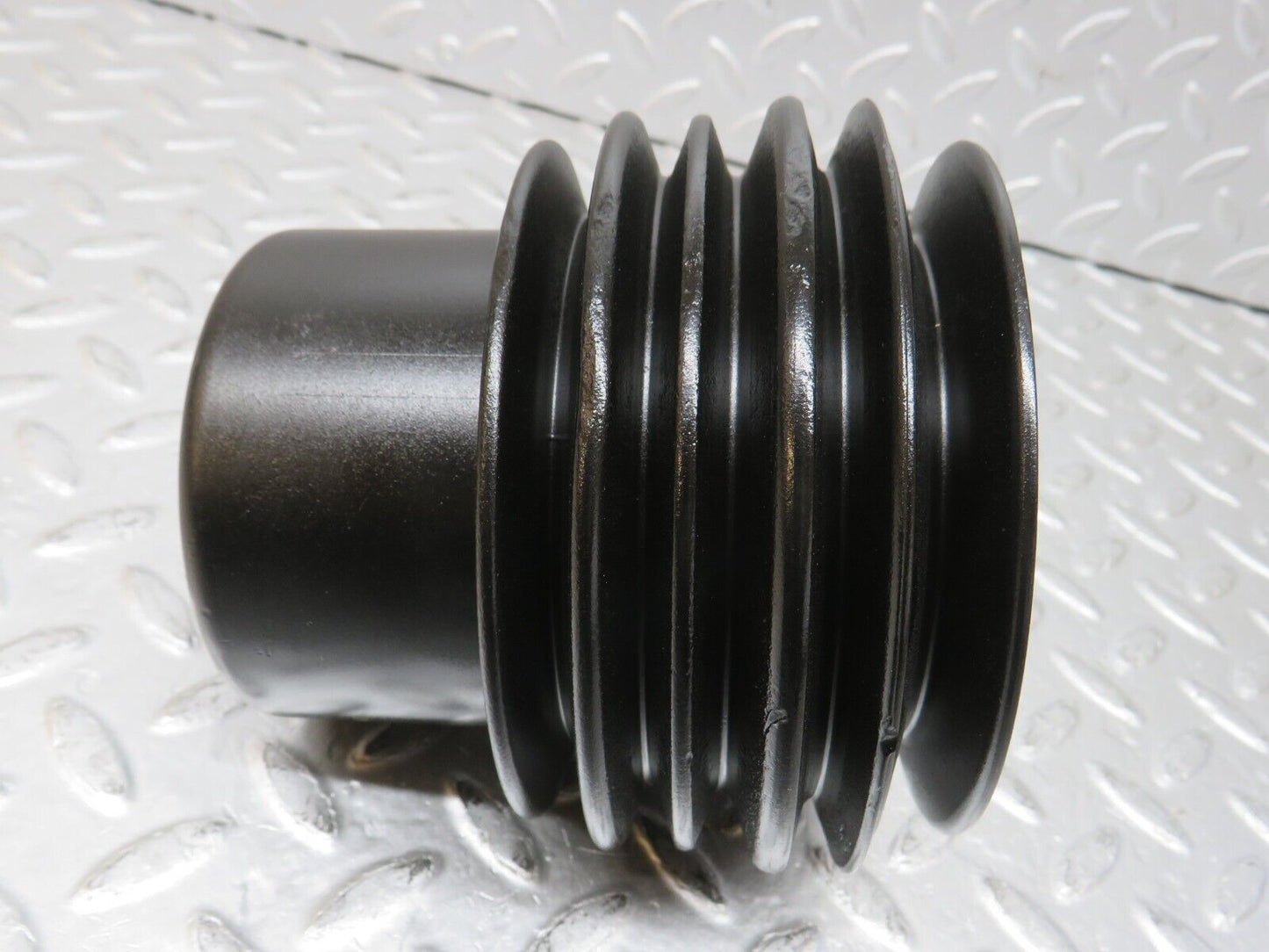 32862 Mercedes-Benz C107 R107 350 V8 Crankshaft Pulley