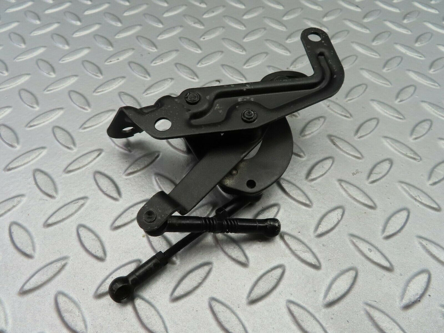 7105 Mercedes-Benz C107 350SLC Coupe throttle linkage