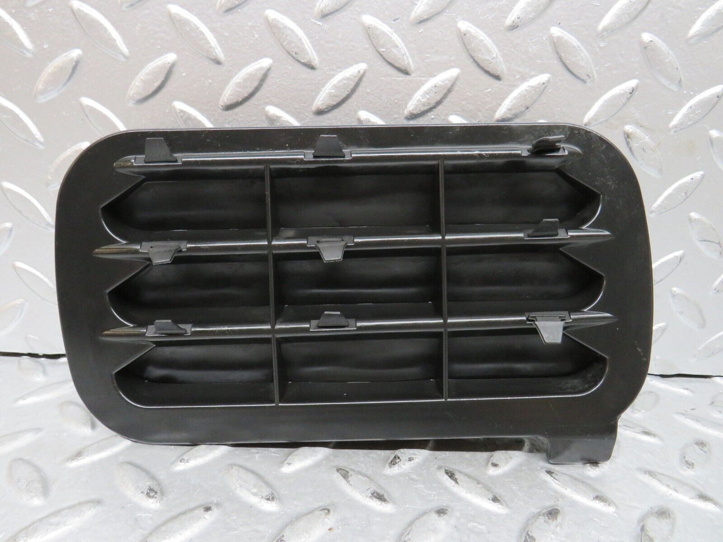 29107 Mercedes-Benz C124 320CE Coupe Rear Air Intake Vent