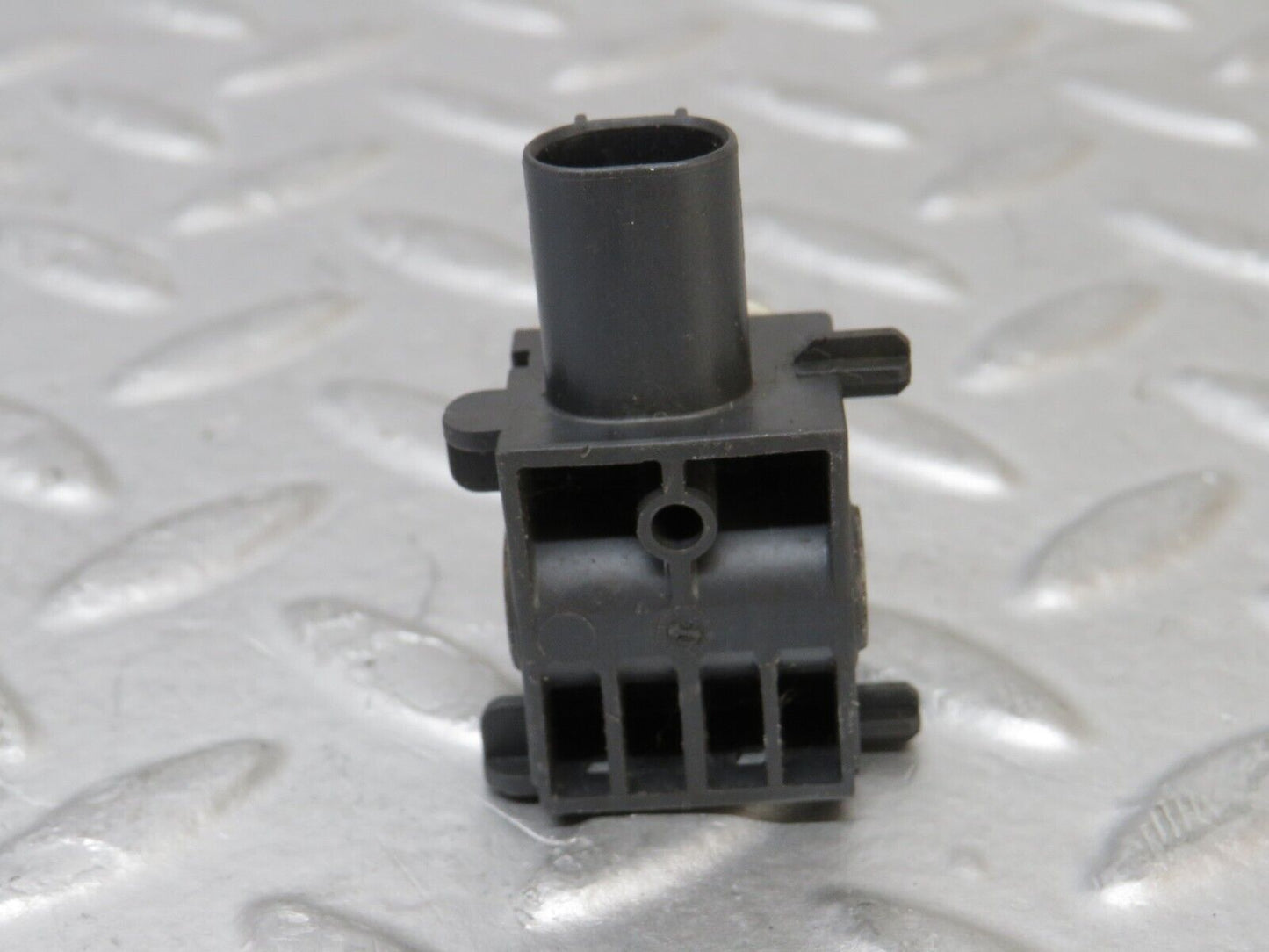 35128 Mercedes-Benz W221 Side Crash Sensor 0038202926
