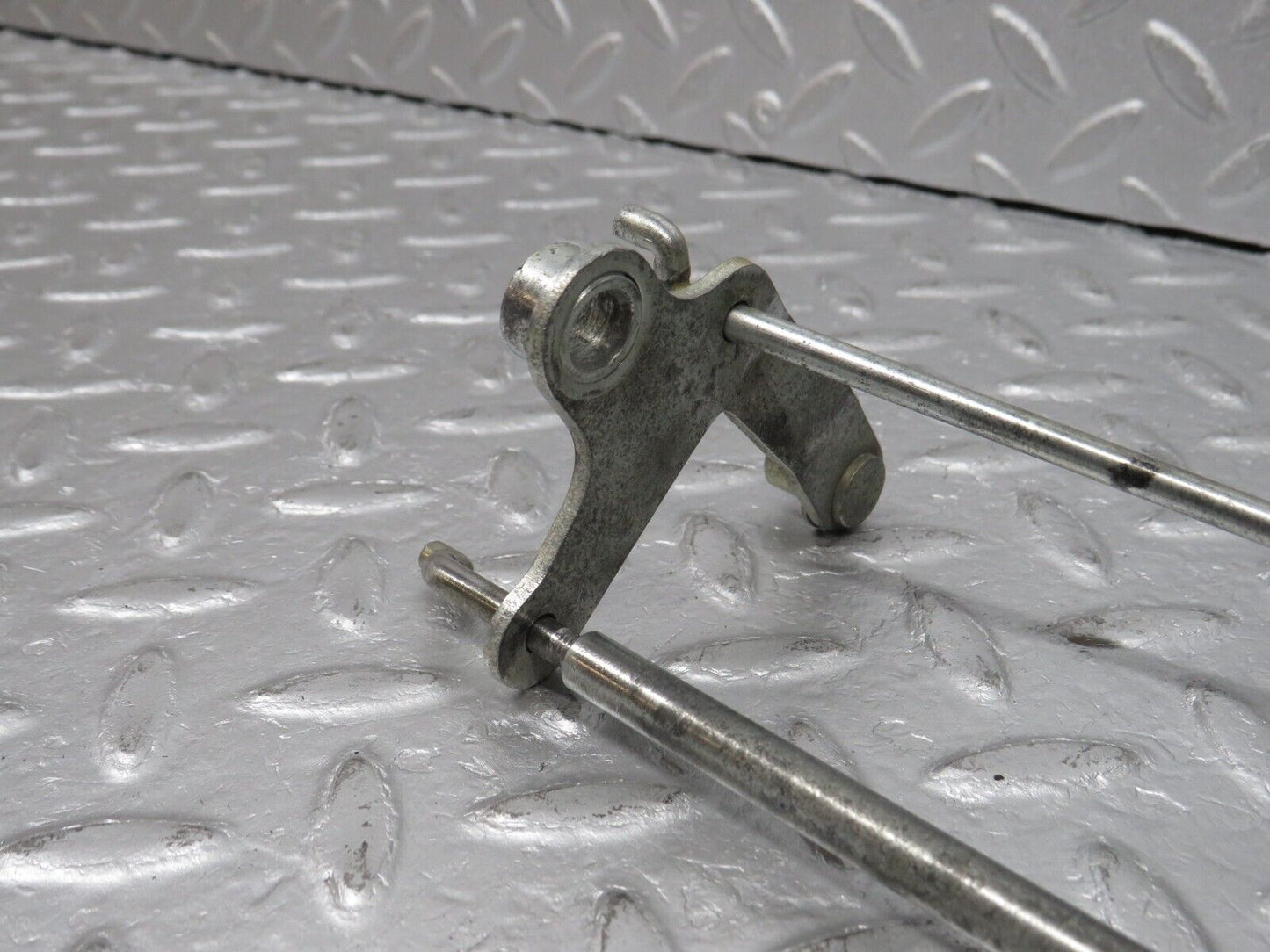 39186 Mercedes-Benz R107 500SL Accelerator Linkage