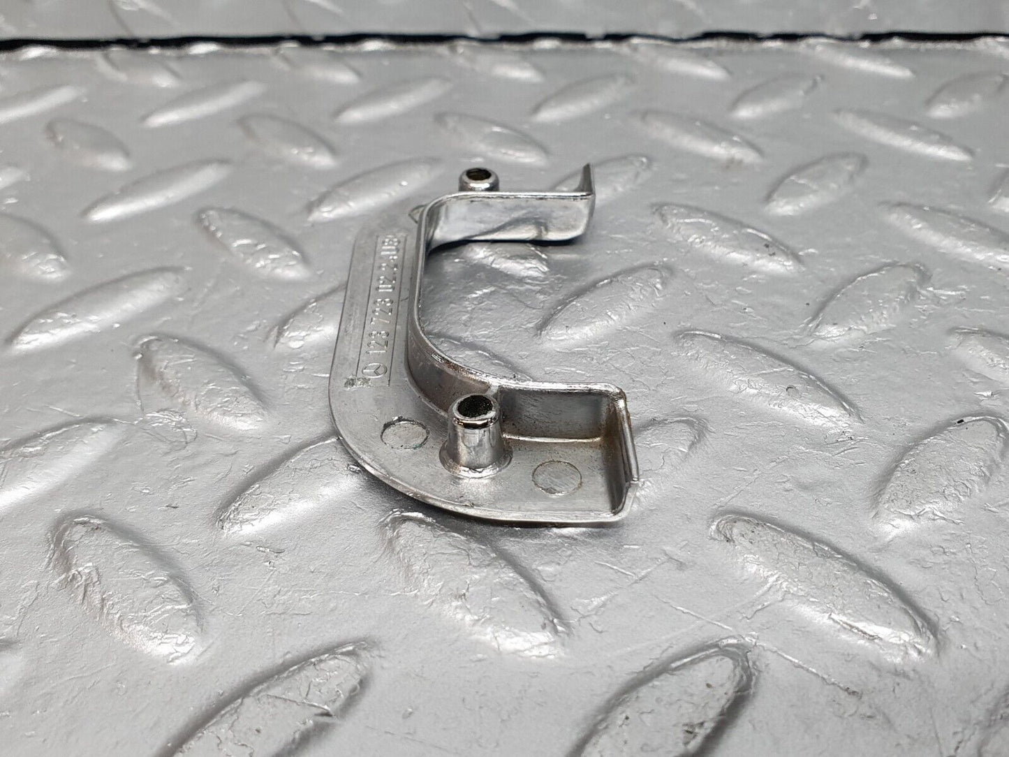 40896 Mercedes-Benz W126 300SE Interior Chrome Door Latch Trim Right 1237230224