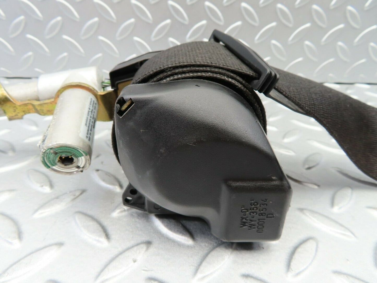 6226 Mercedes-Benz W126 380SE Front Right Seat Belt Driver Side 1268604086