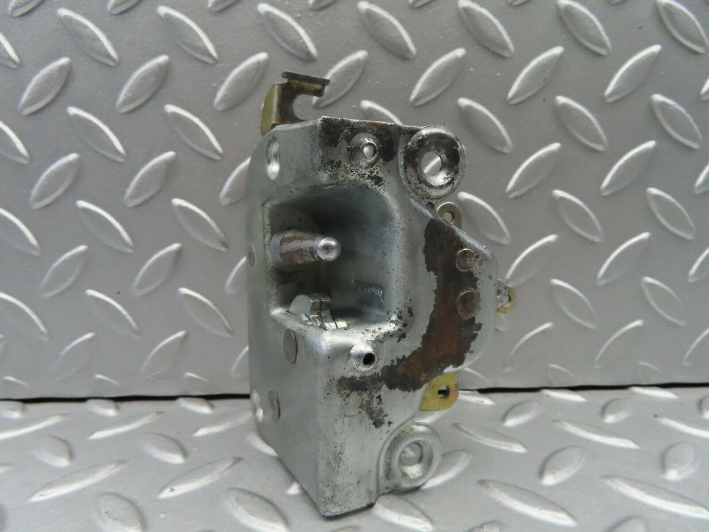 6873 Mercedes-Benz C107 350SLC Coupe Left Door Lock Mechanism