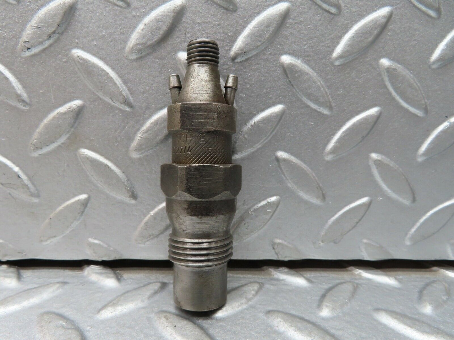 19254 Mercedes-Benz W123 300D Fuel Injector Bosch KCA30SD27/4
