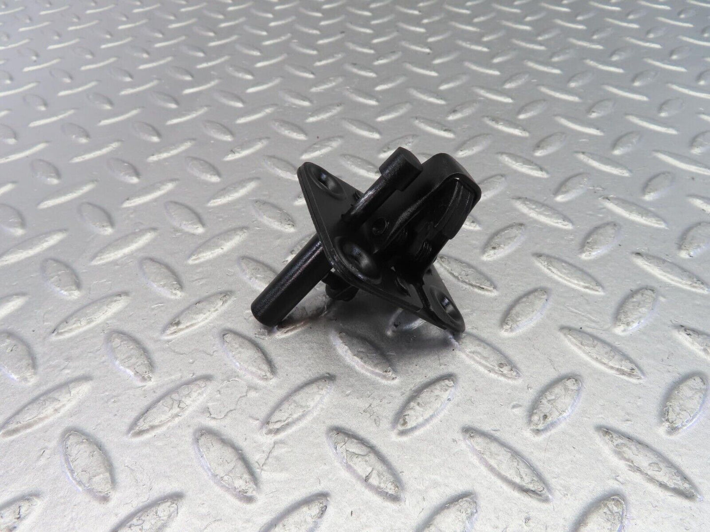 39375 Mercedes-Benz W123 230E Bonnet Lock Catch