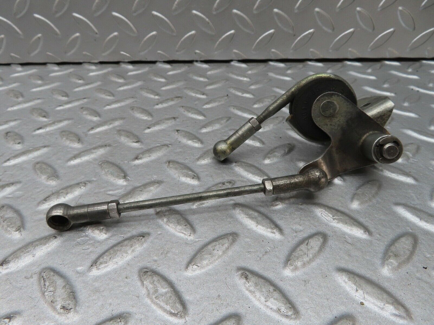 17745 Mercedes-Benz W116 450SEL Accelerator Linkage 1163010185