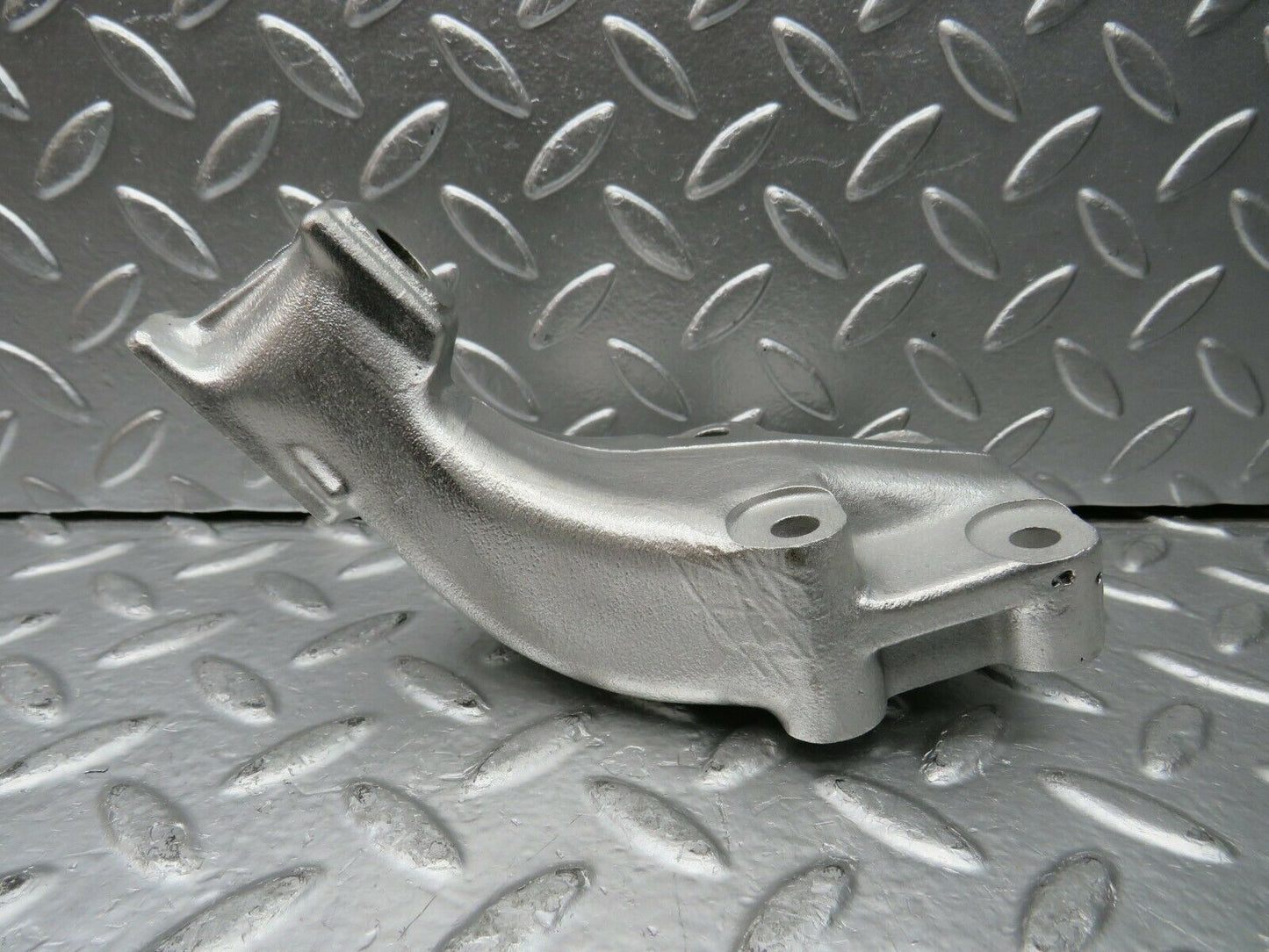22832 Mercedes-Benz C107 450SLC Engine Mount Bracket Right Side 1162234704