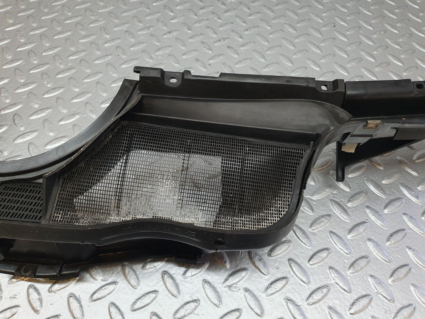 41454 Mercedes-Benz W124 200E Wiper Mechanism Cover Panel 1246280067 1246283707 1246202667 1246200978