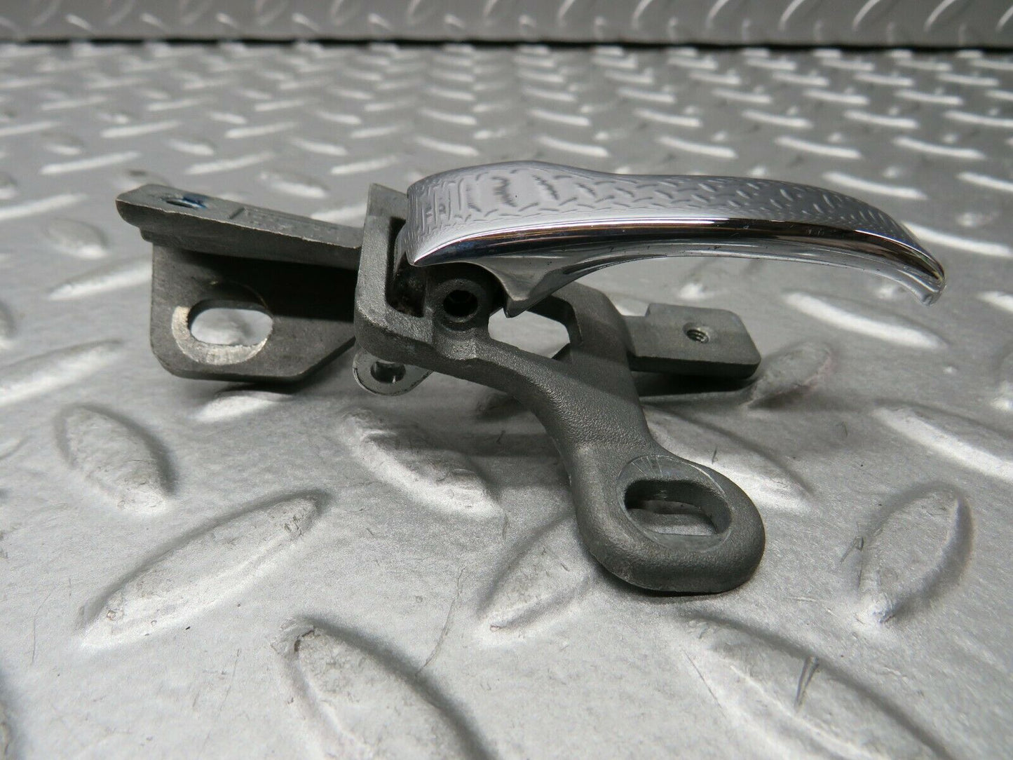 21980 Mercedes-Benz S123 280TE Wagon Left Interior Door Handle 1237600161