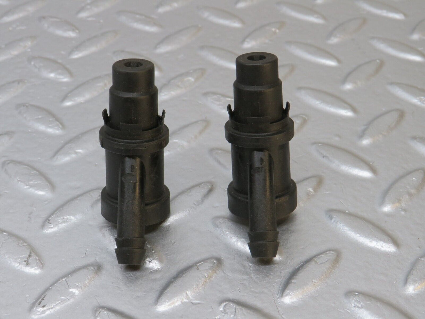 40266 Mercedes-Benz R107 Coupe Fuel Injector Holder 2x