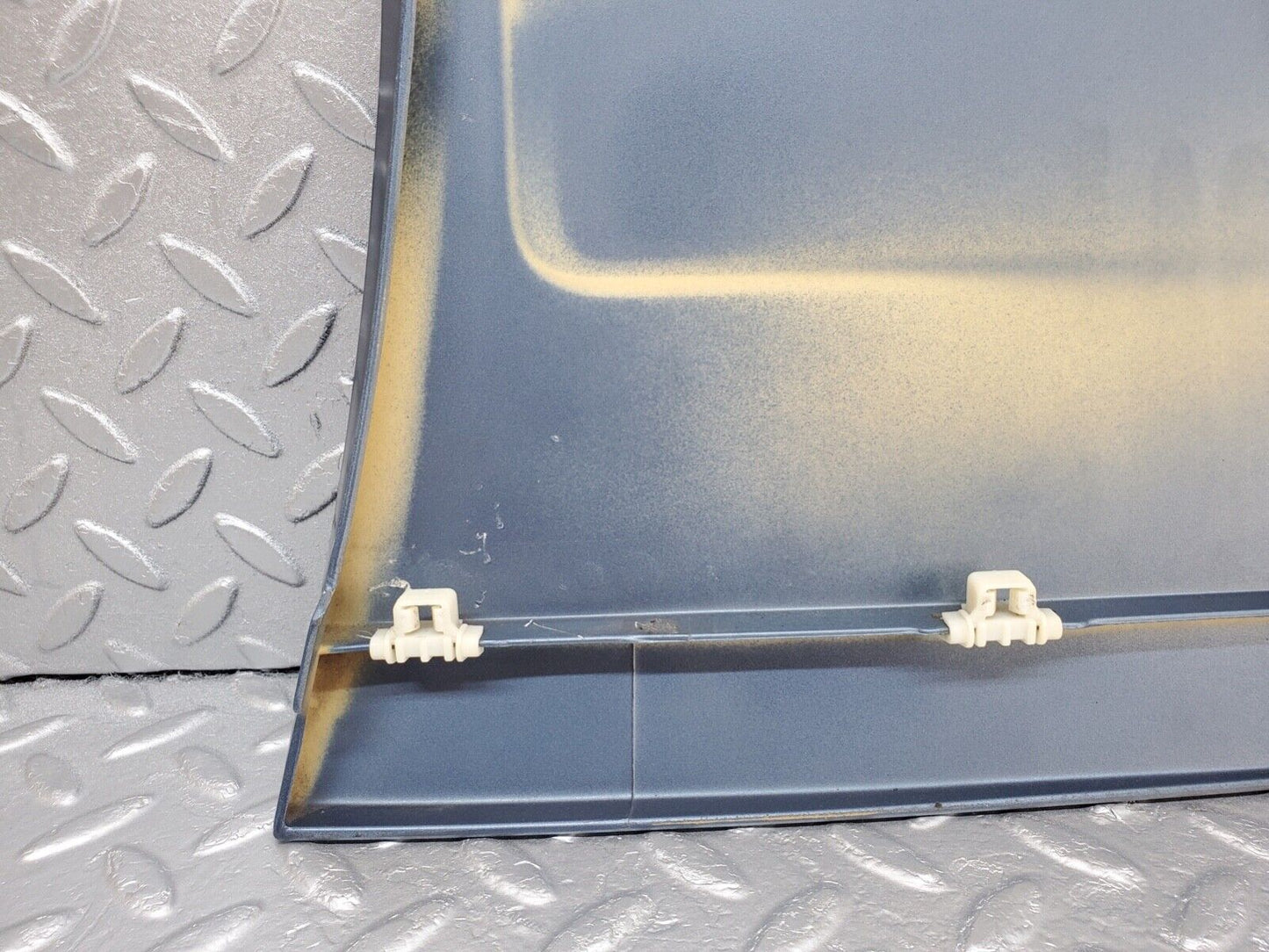 44646 Mercedes-Benz W124 220E Front Left Fender Wing Moulding Trim 1246901340