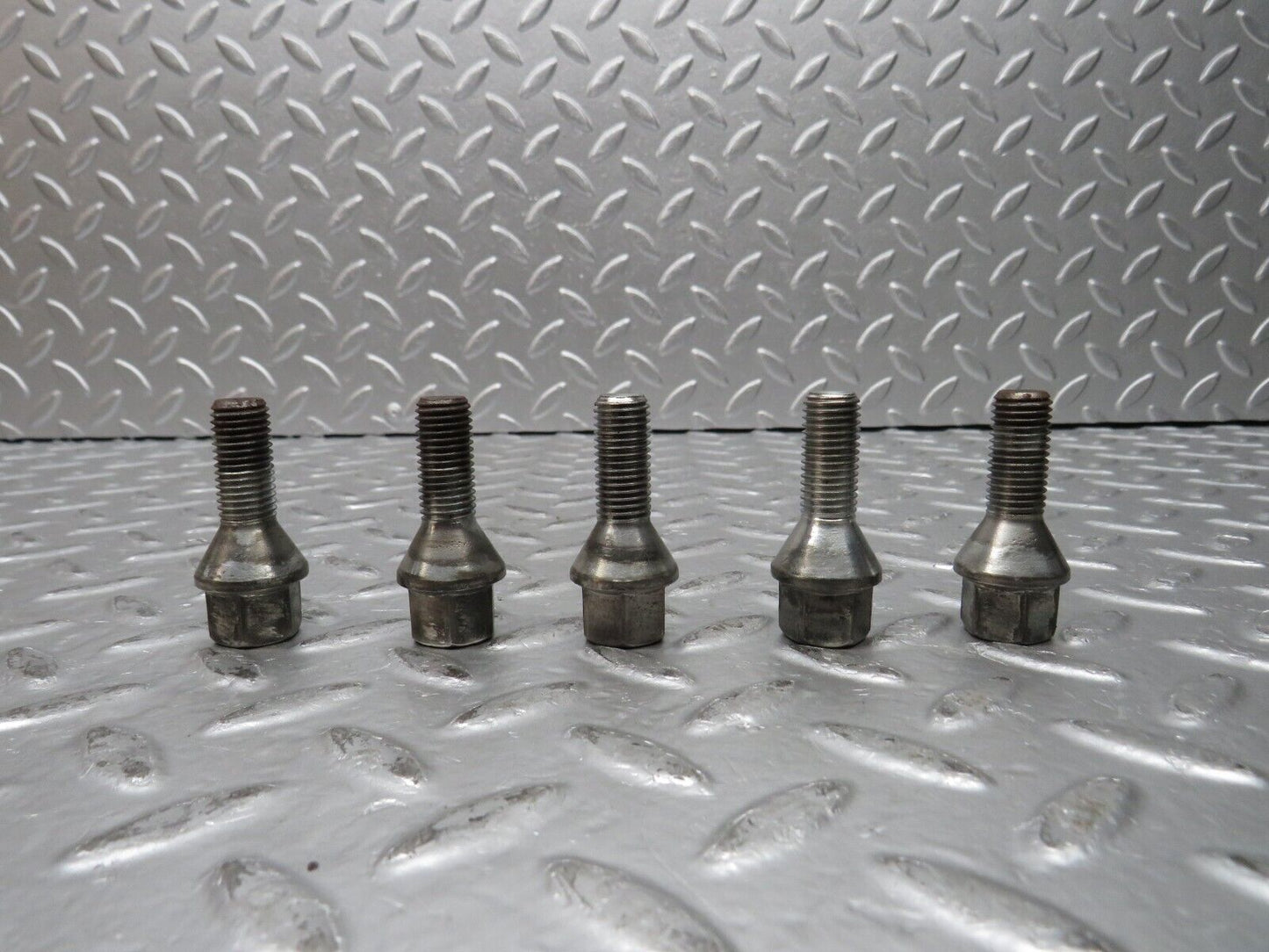 31864 Mercedes-Benz 5x Alloy Wheel Lug Bolt M12x1.5