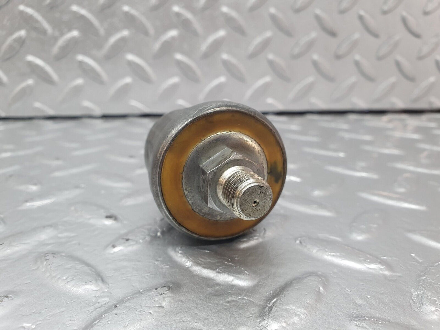 42907 Mercedes-Benz W201 190 2.0L Oil Pressure Sensor 0065429417