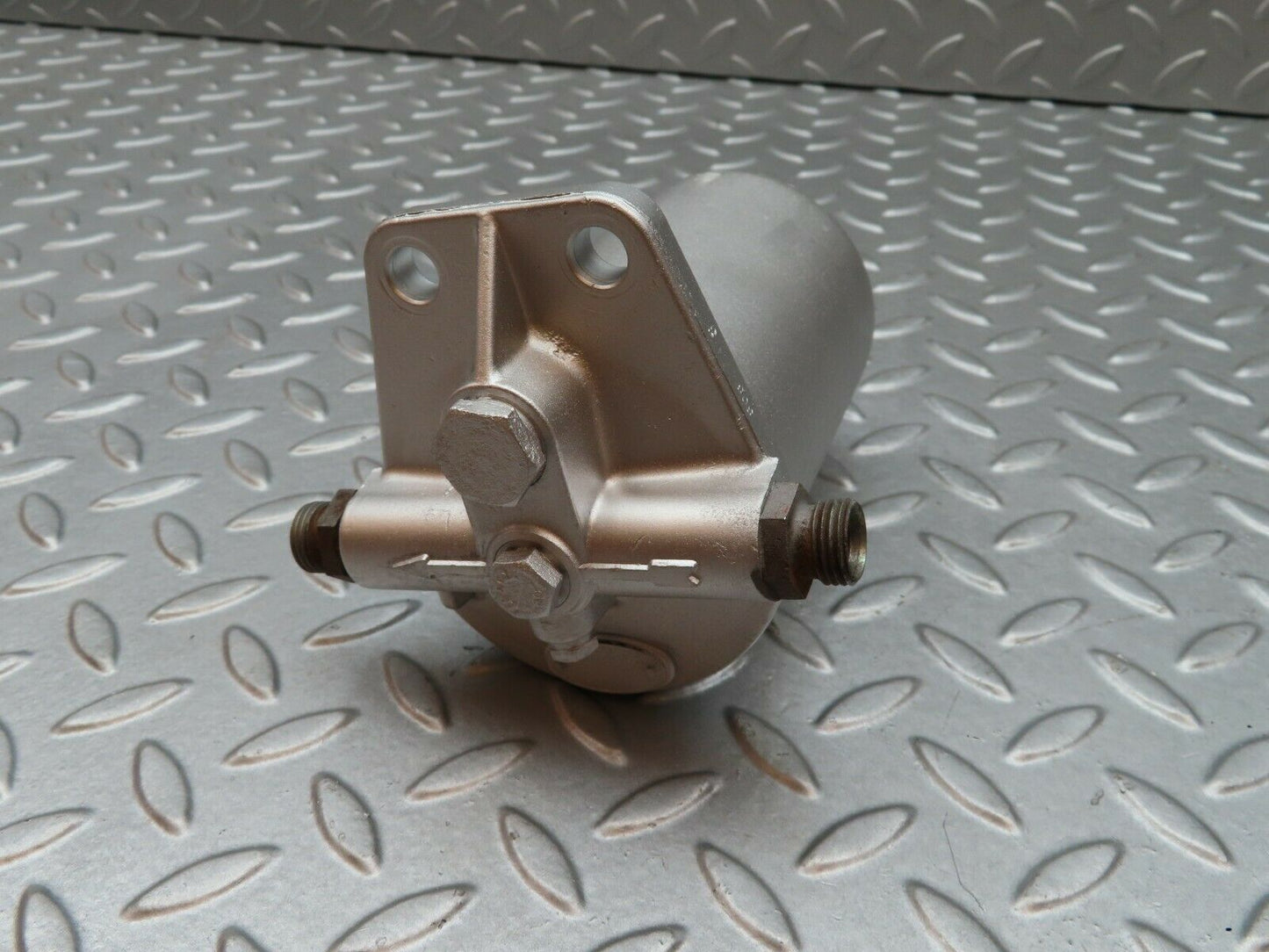3398 Mercedes-Benz W108 280SE Fuel Filter Housing 0450108003