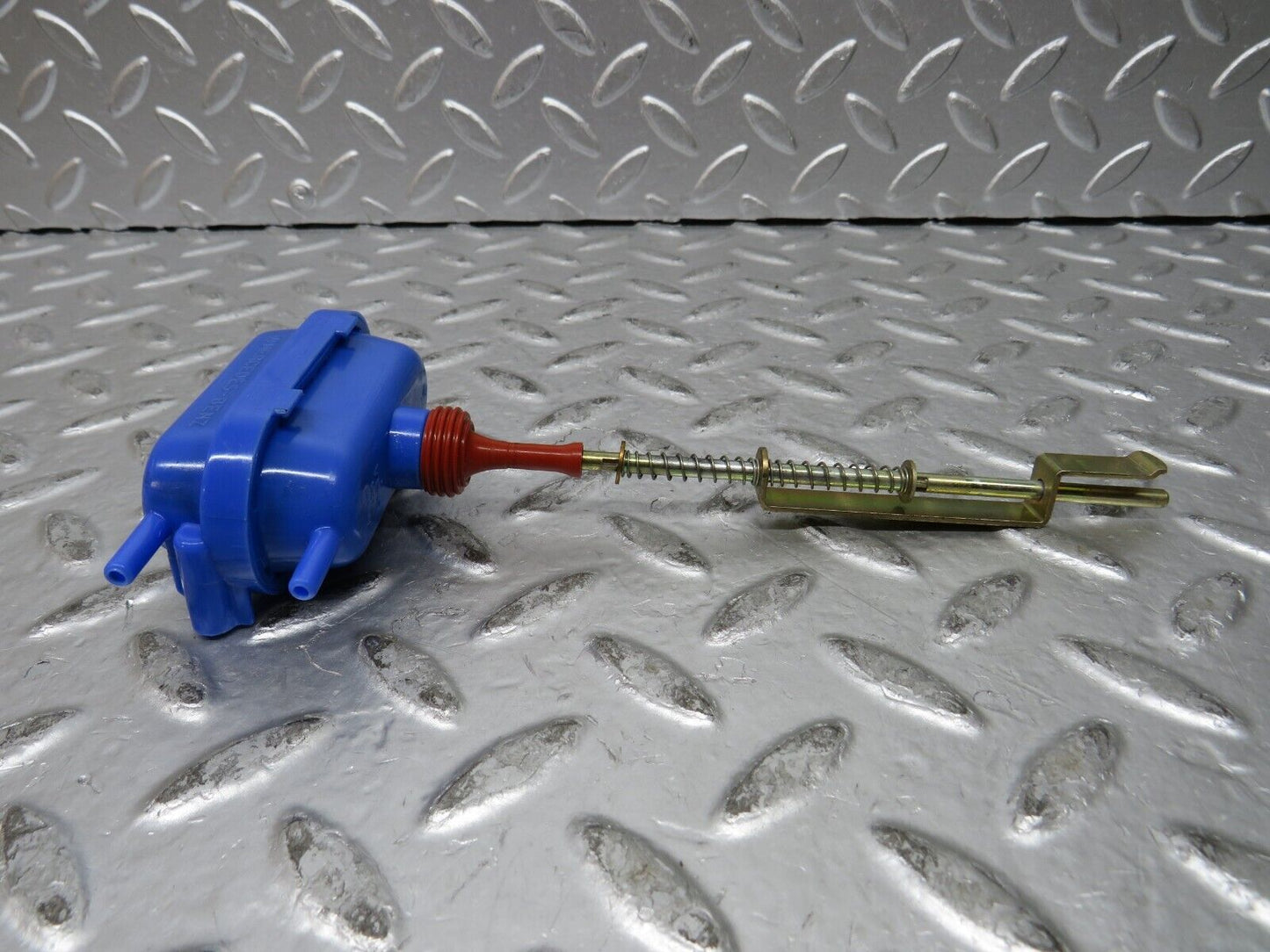 27181 Mercedes-Benz W123 280E Trunk Lock Vacuum Actuator