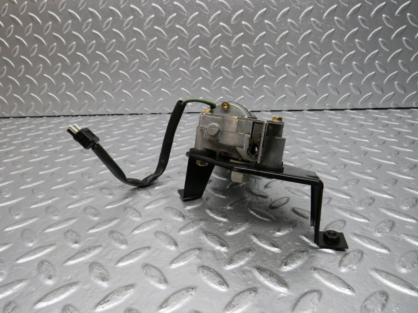 30672 Mercedes-Benz W201 190E Sunroof Motor Bosch with Relay 0390251699