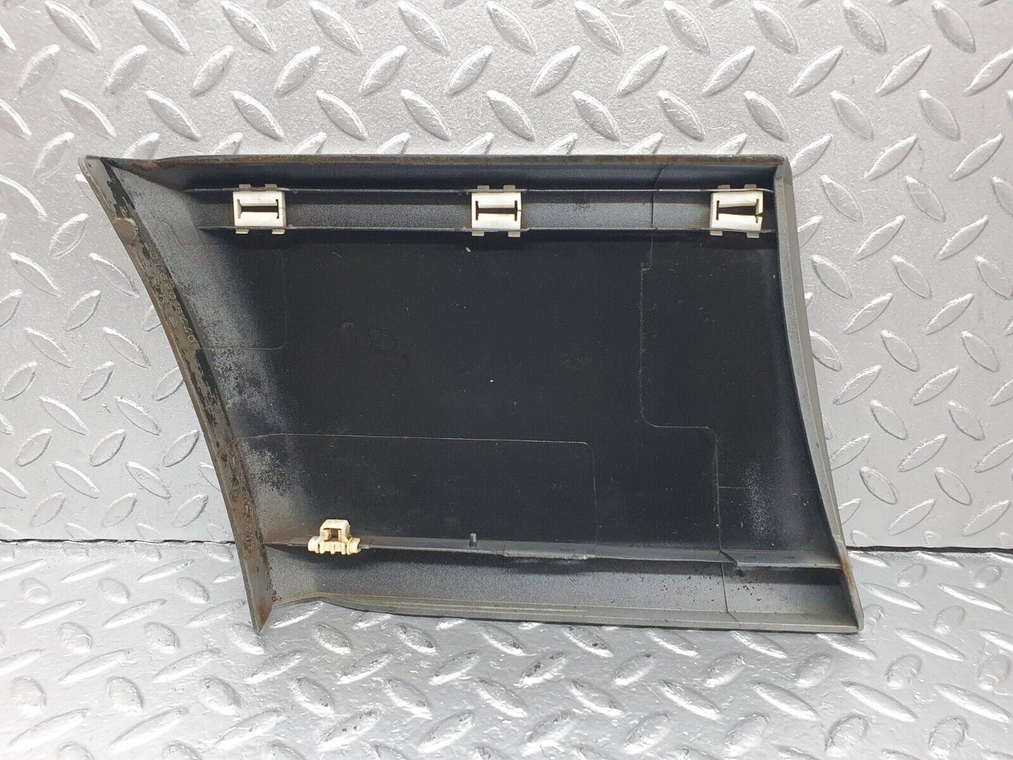 42731 Mercedes-Benz W201 190 Front Right Fender Moulding Trim 2016905440