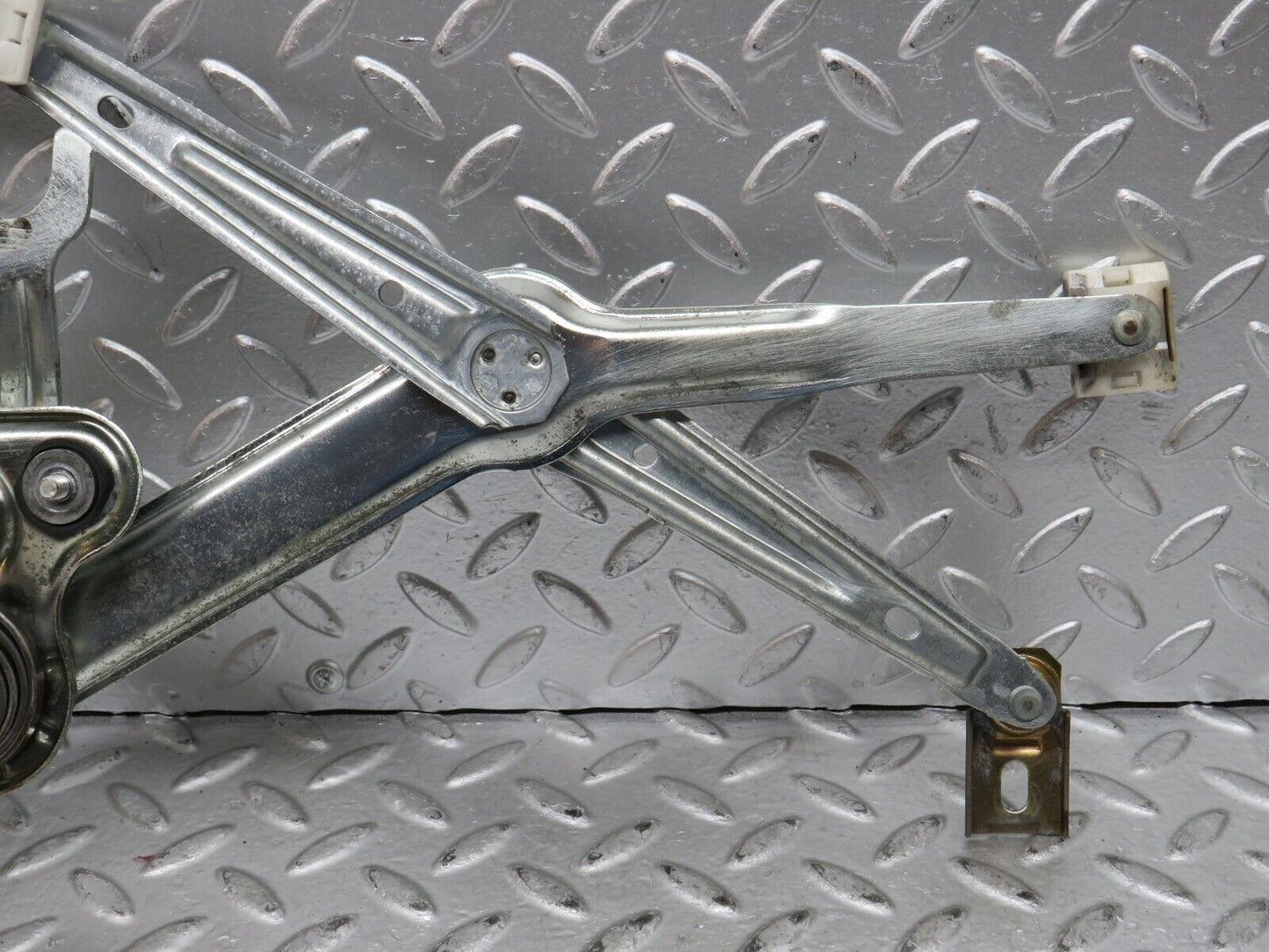 27674 Mercedes-Benz S124 300TE Wagon Front Left Power Window Regulator