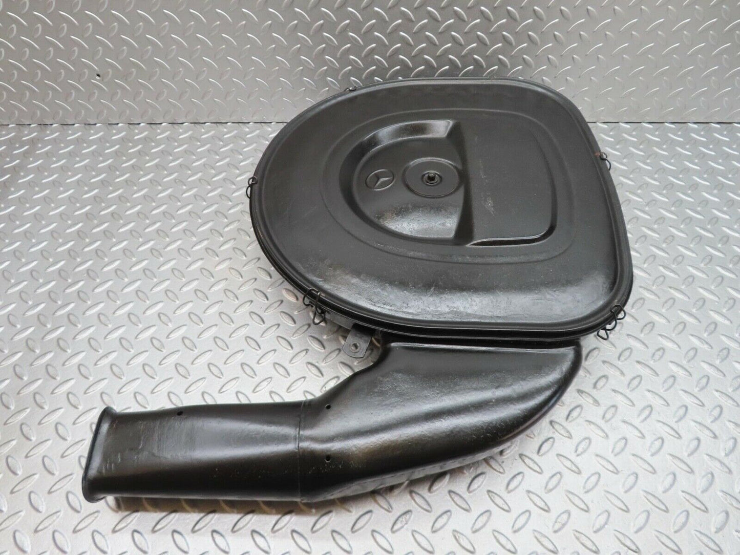 14190 Mercedes-Benz W116 350SE Air Filter Box Housing 0080948902