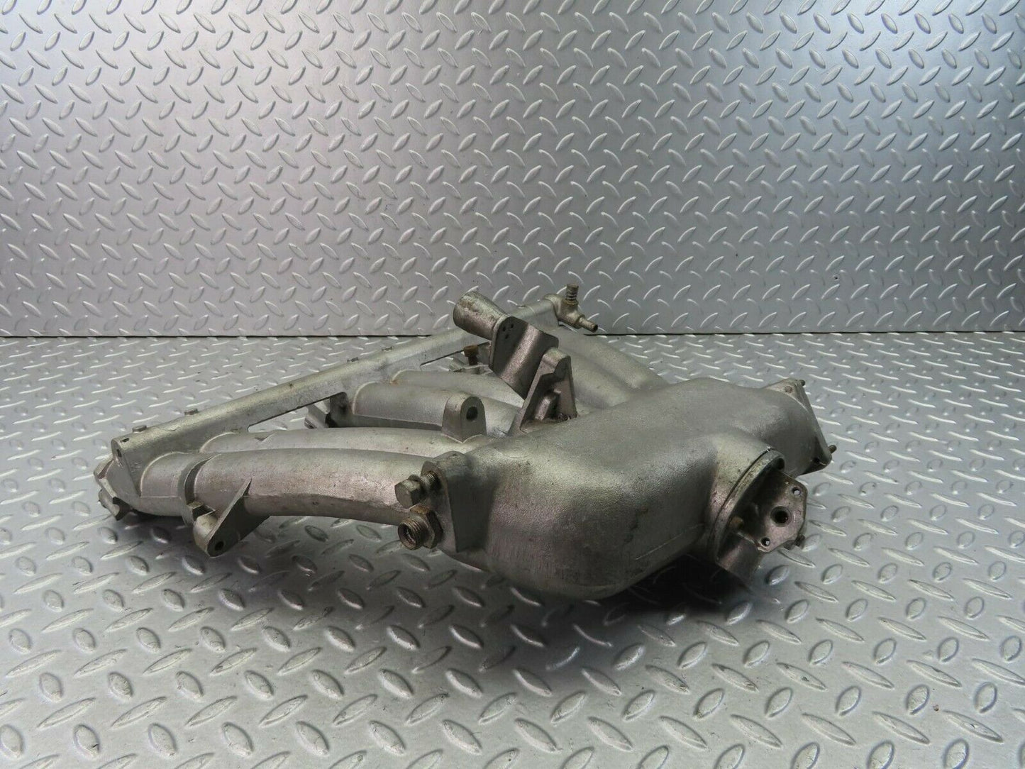 8687 Mercedes-Benz W111 Intake Manifold 1271412601