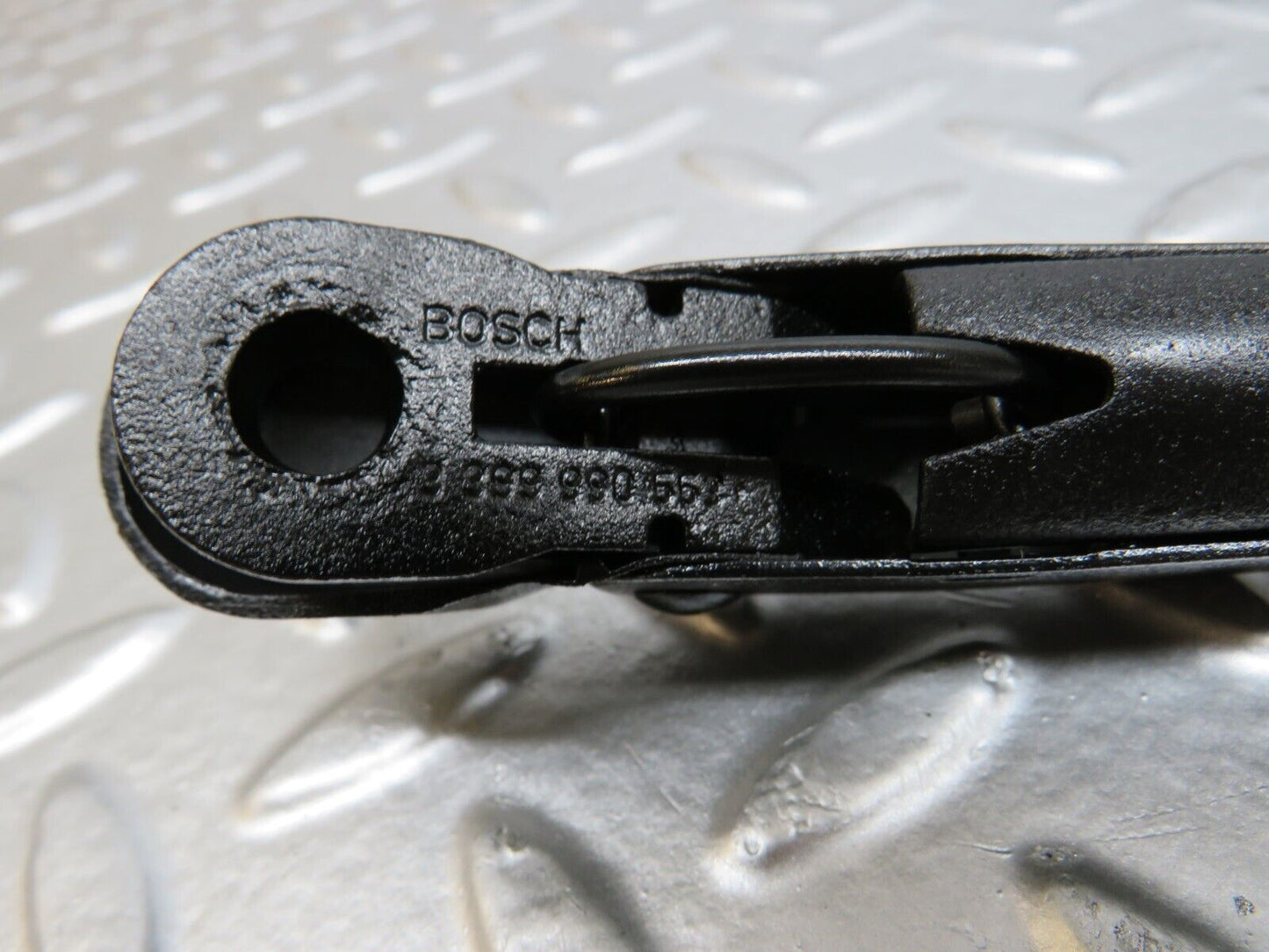 25427 Mercedes-Benz W123 200 Wiper Arm Bosch Left Side 3399990553