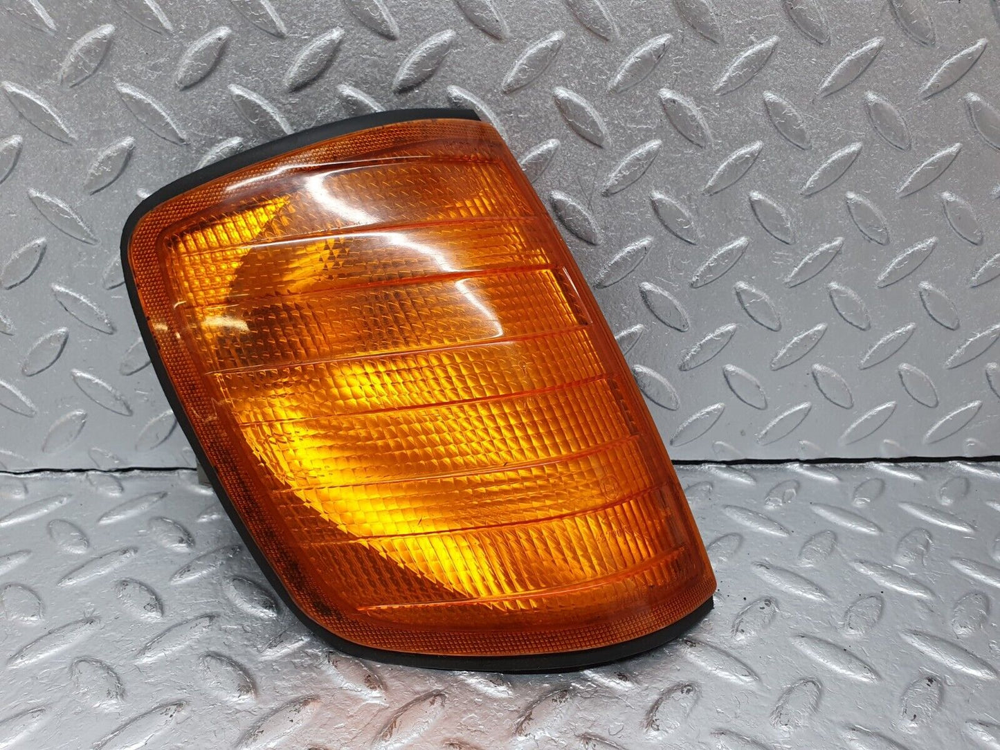 41436 Mercedes-Benz W124 200E Indicator Light Bosch Front Right 42700R6