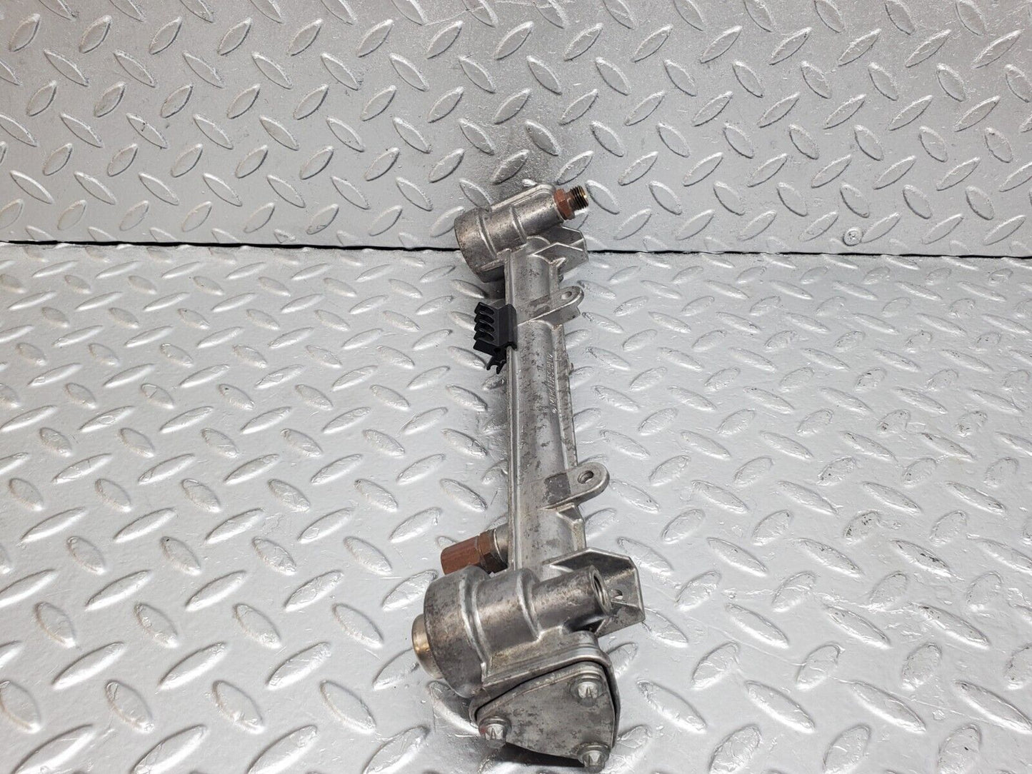 44733 Mercedes-Benz W124 220E Fuel Injector Rail 1110780745