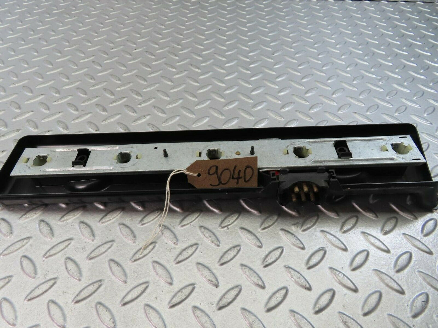 9040 Mercedes-Benz W123 Tail Light Bulb Holder Right