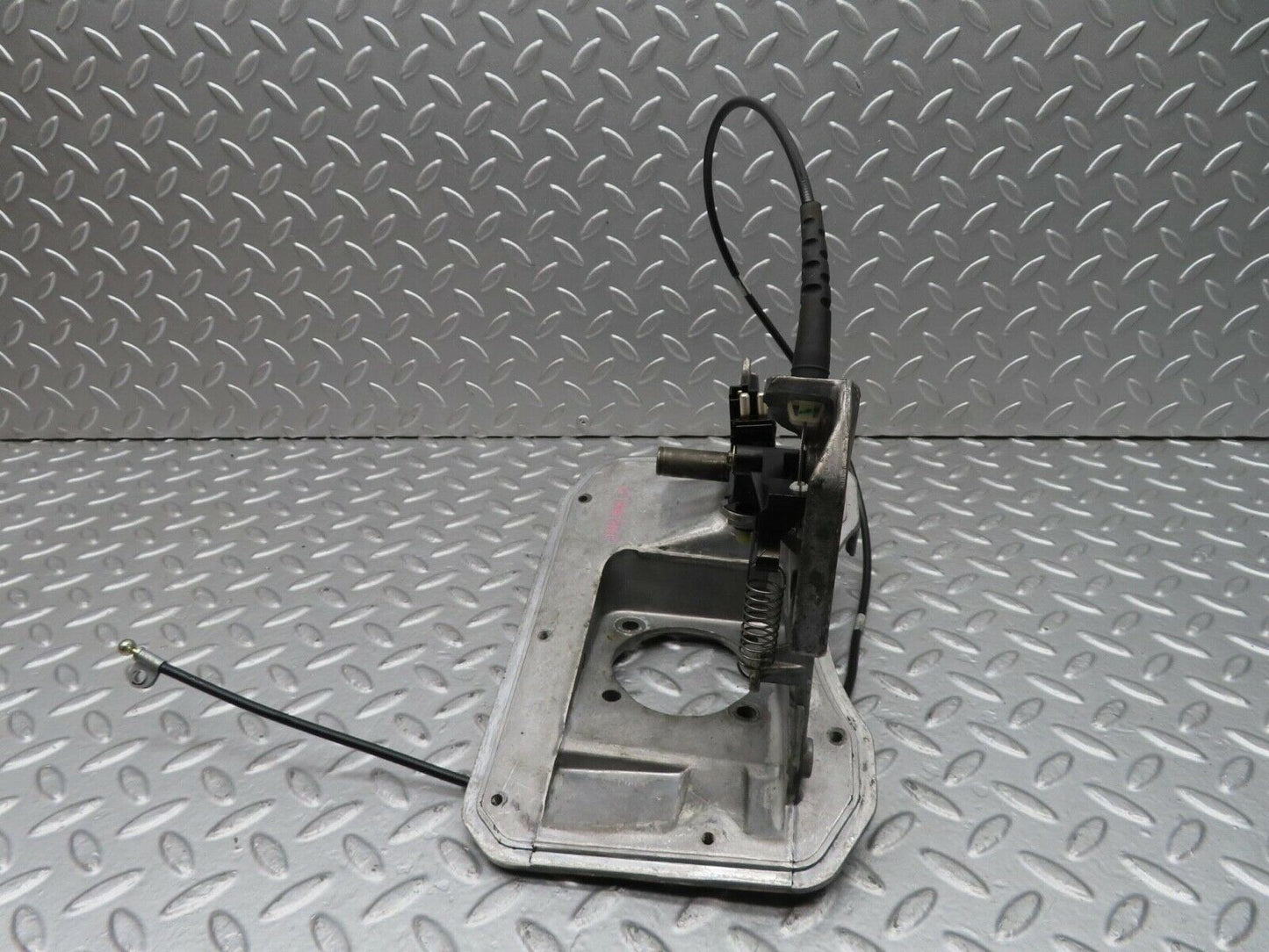 15061 Mercedes-Benz W140 S320 Brake Pedal Bracket 1402902319