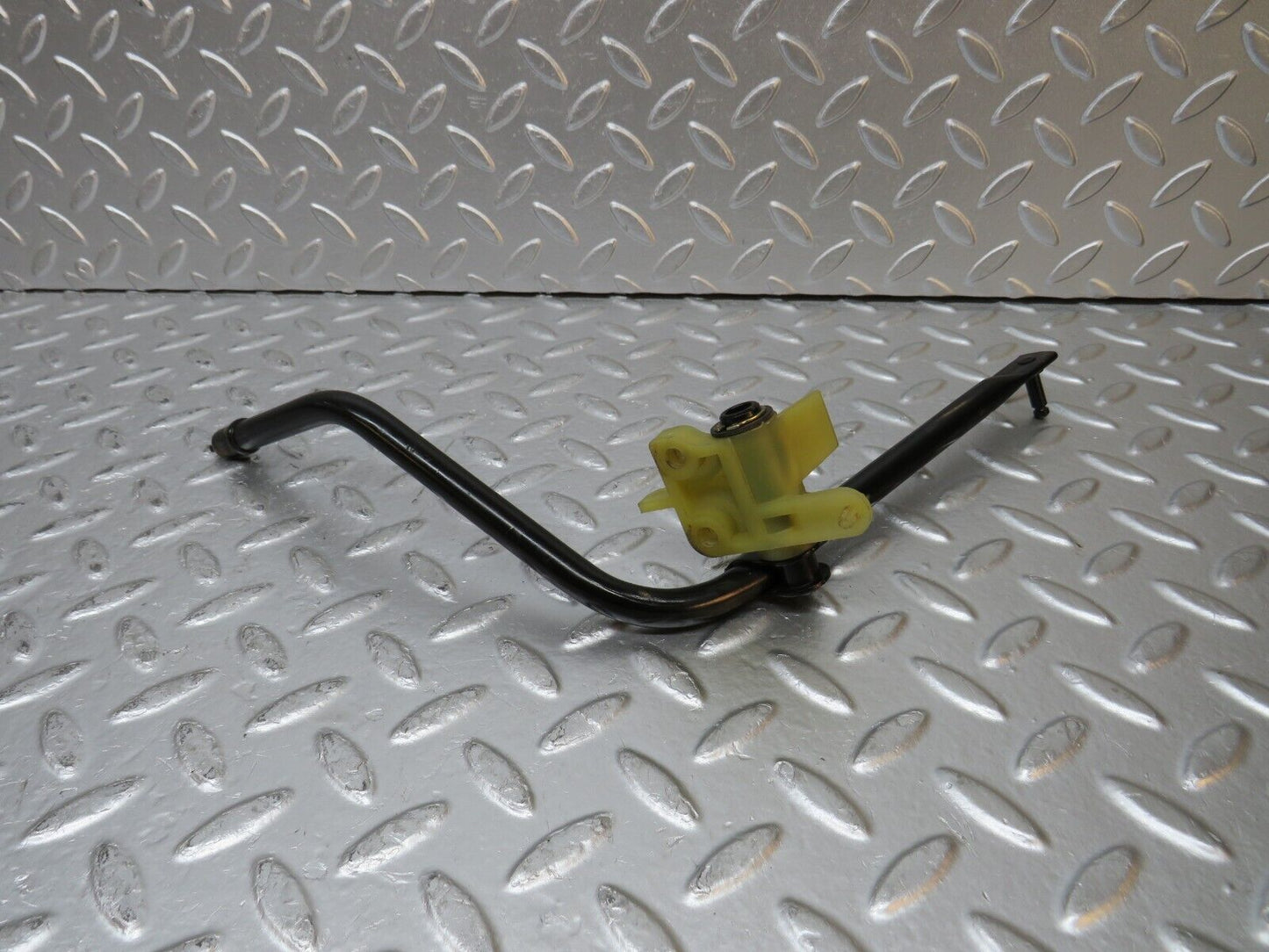 31260 Mercedes-Benz S124 220TE Wagon Accelerator Pedal Linkage 2013010218