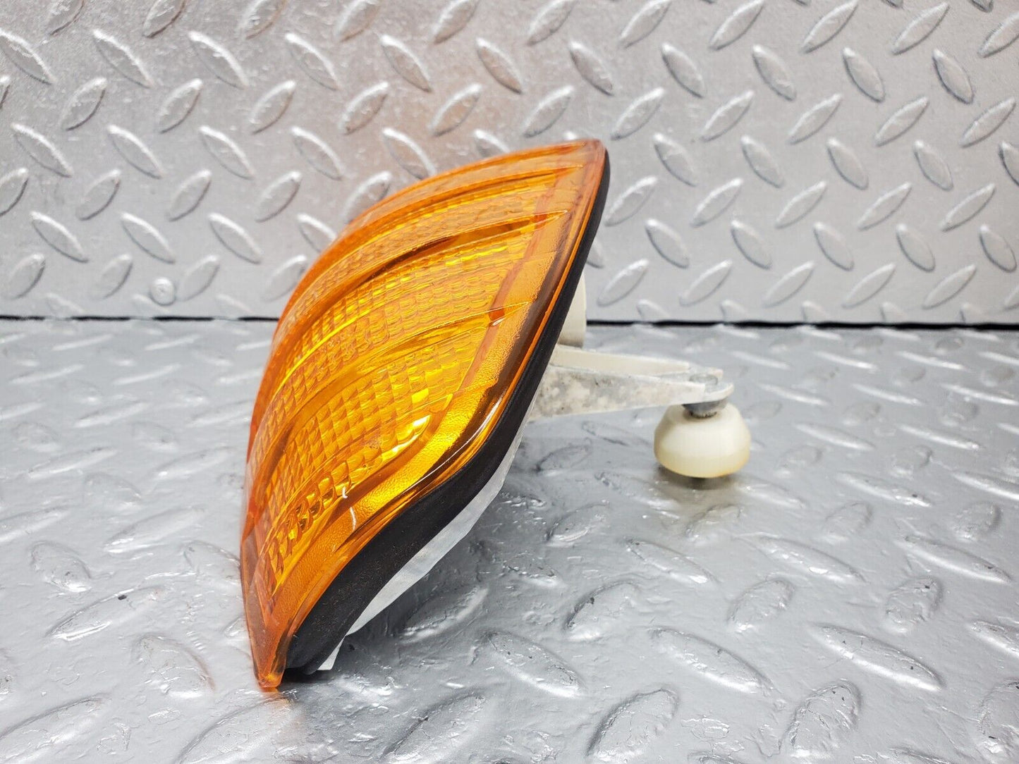 44334 Mercedes-Benz W123 280E Indicator Light Front Right