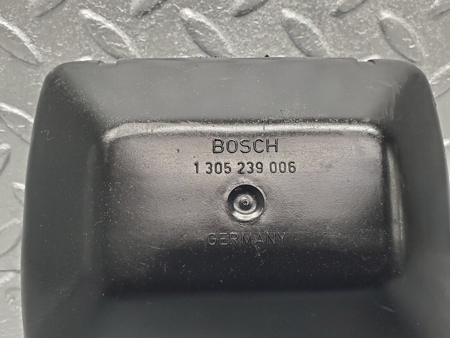 44047818