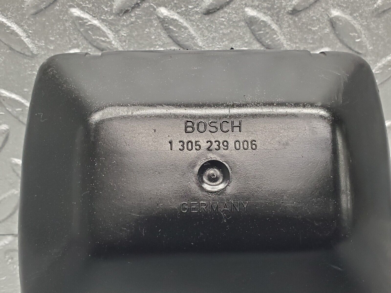 44047818