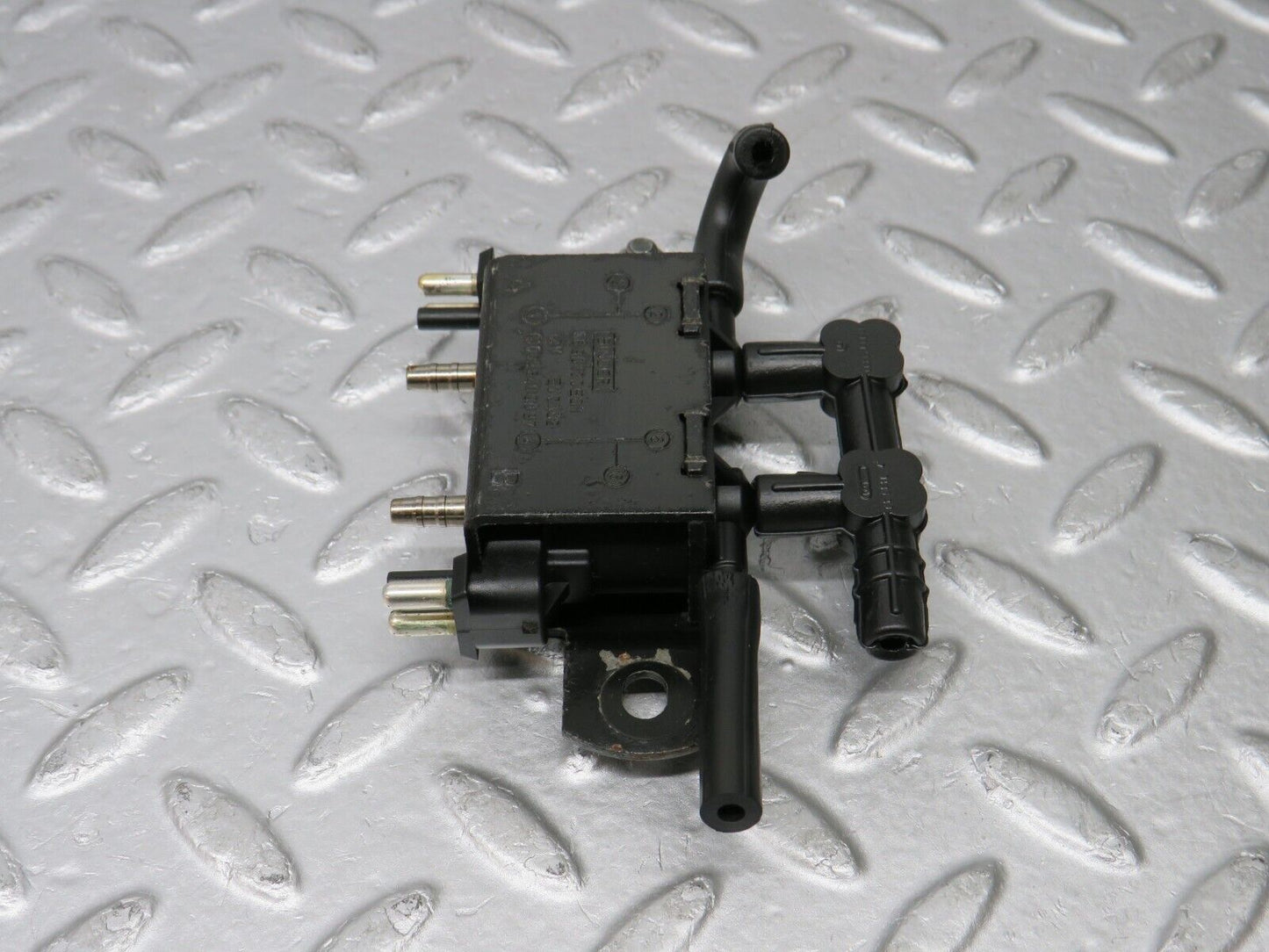 38325 Mercedes-Benz R129 280SL Coupe Solenoid Vacuum Valve 0025400097