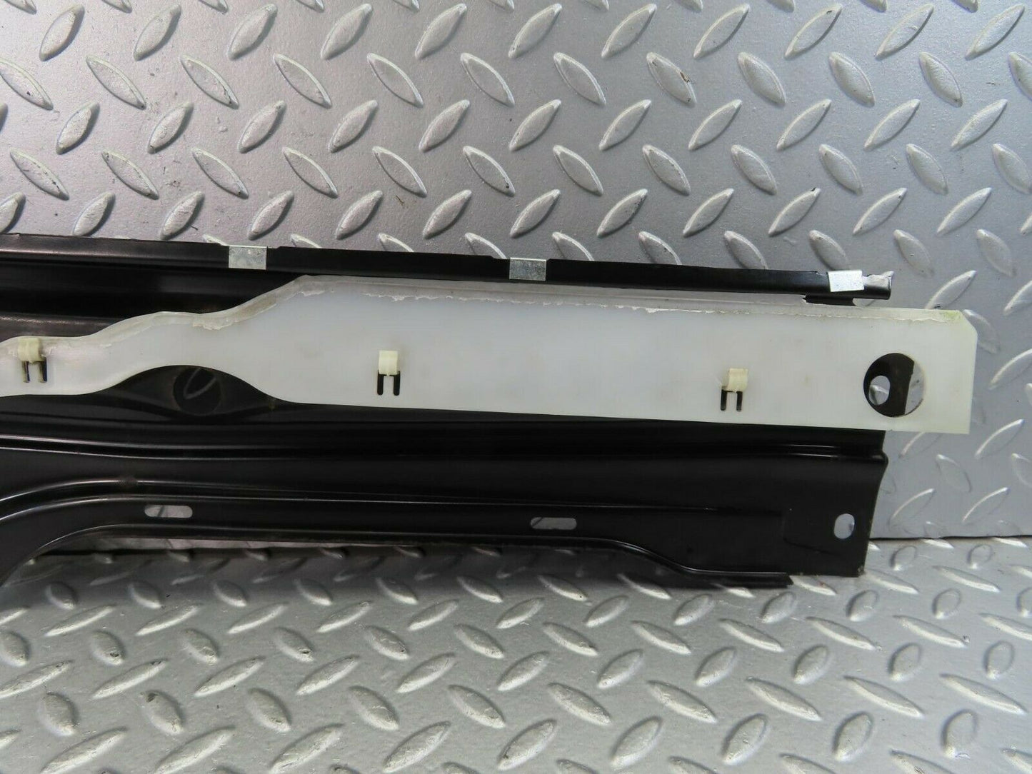 9314 Mercedes-Benz C124 300CE Coupe Rear Window Channel Support Left